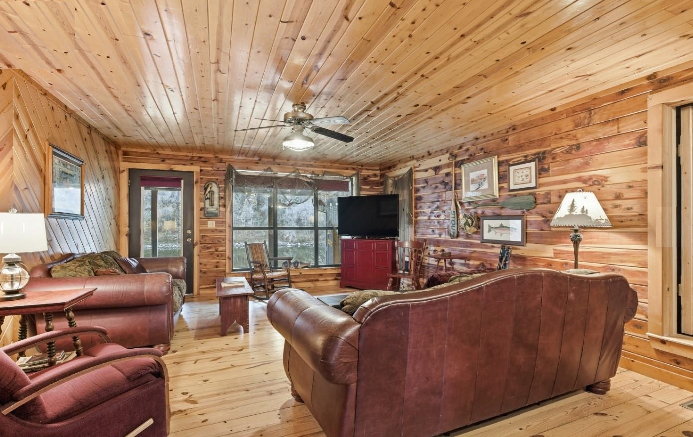 Photo 14 - Residential for sale – 908 S Riverview 832 S Riverview Lane  Mountain View, AR