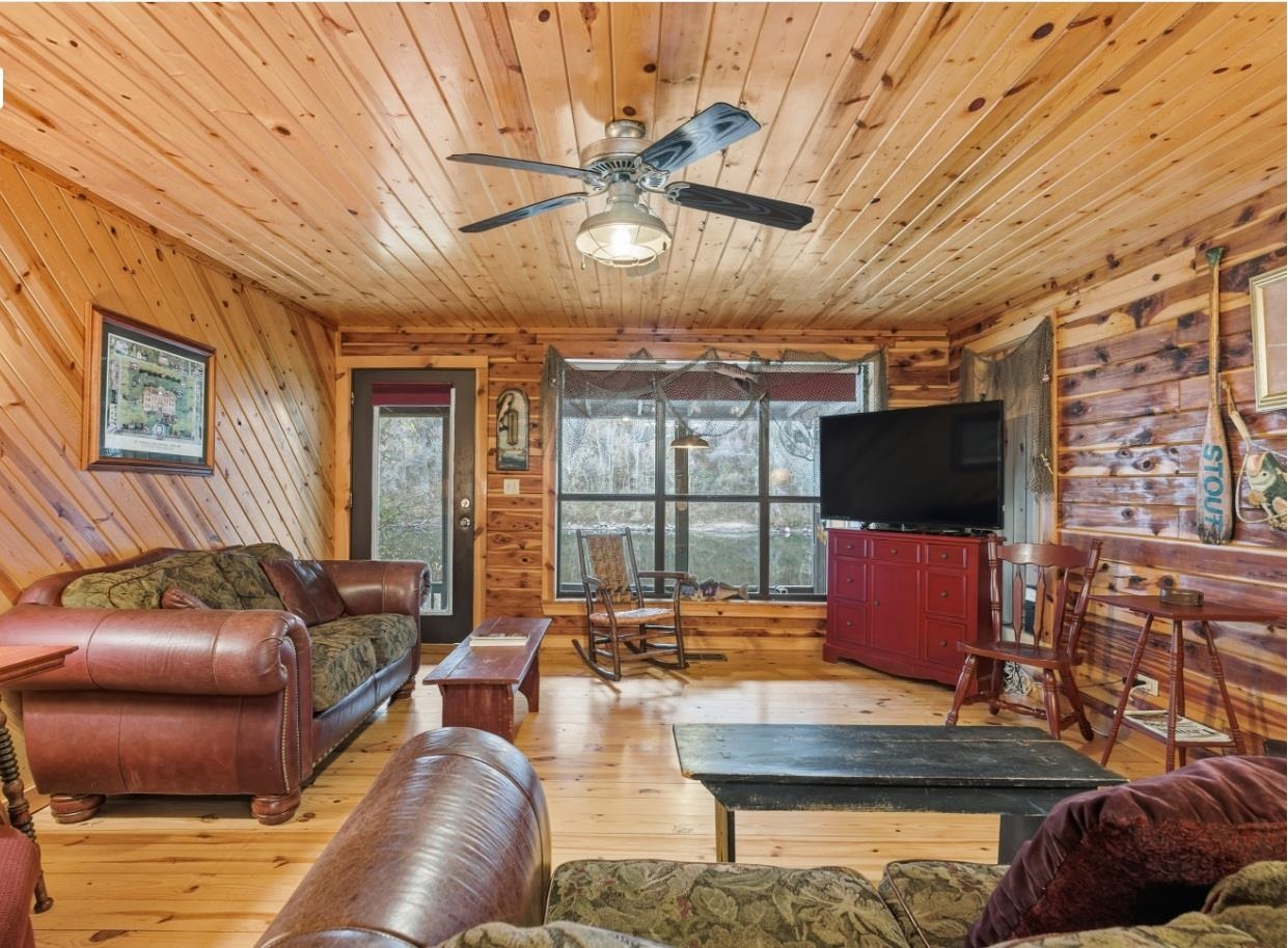 Photo 15 - Residential for sale – 908 S Riverview 832 S Riverview Lane  Mountain View, AR