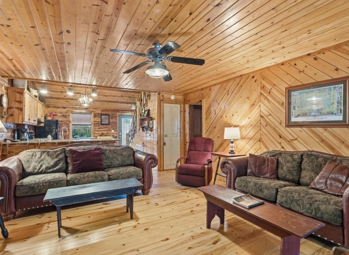 Photo 17 - Residential for sale – 908 S Riverview 832 S Riverview Lane  Mountain View, AR