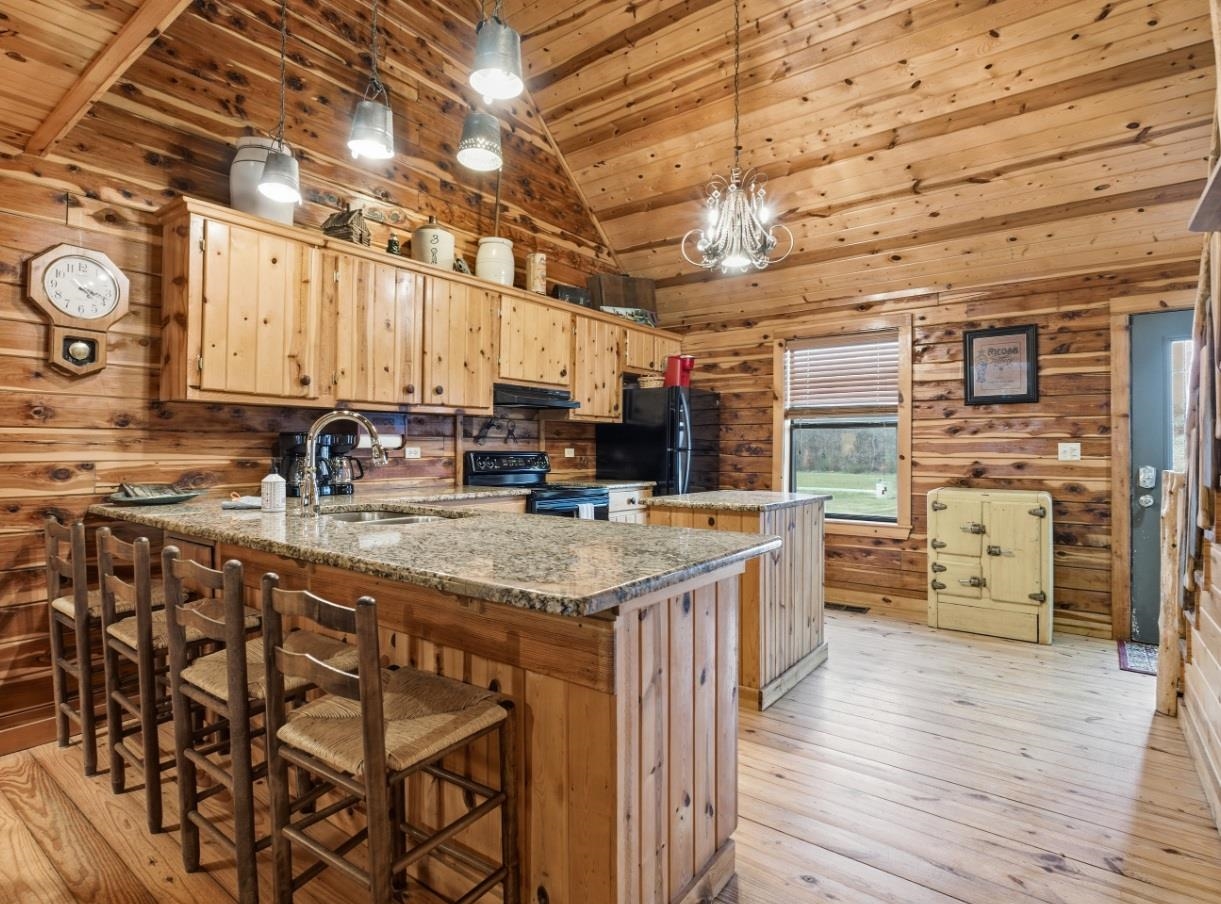 Photo 18 - Residential for sale – 908 S Riverview 832 S Riverview Lane  Mountain View, AR