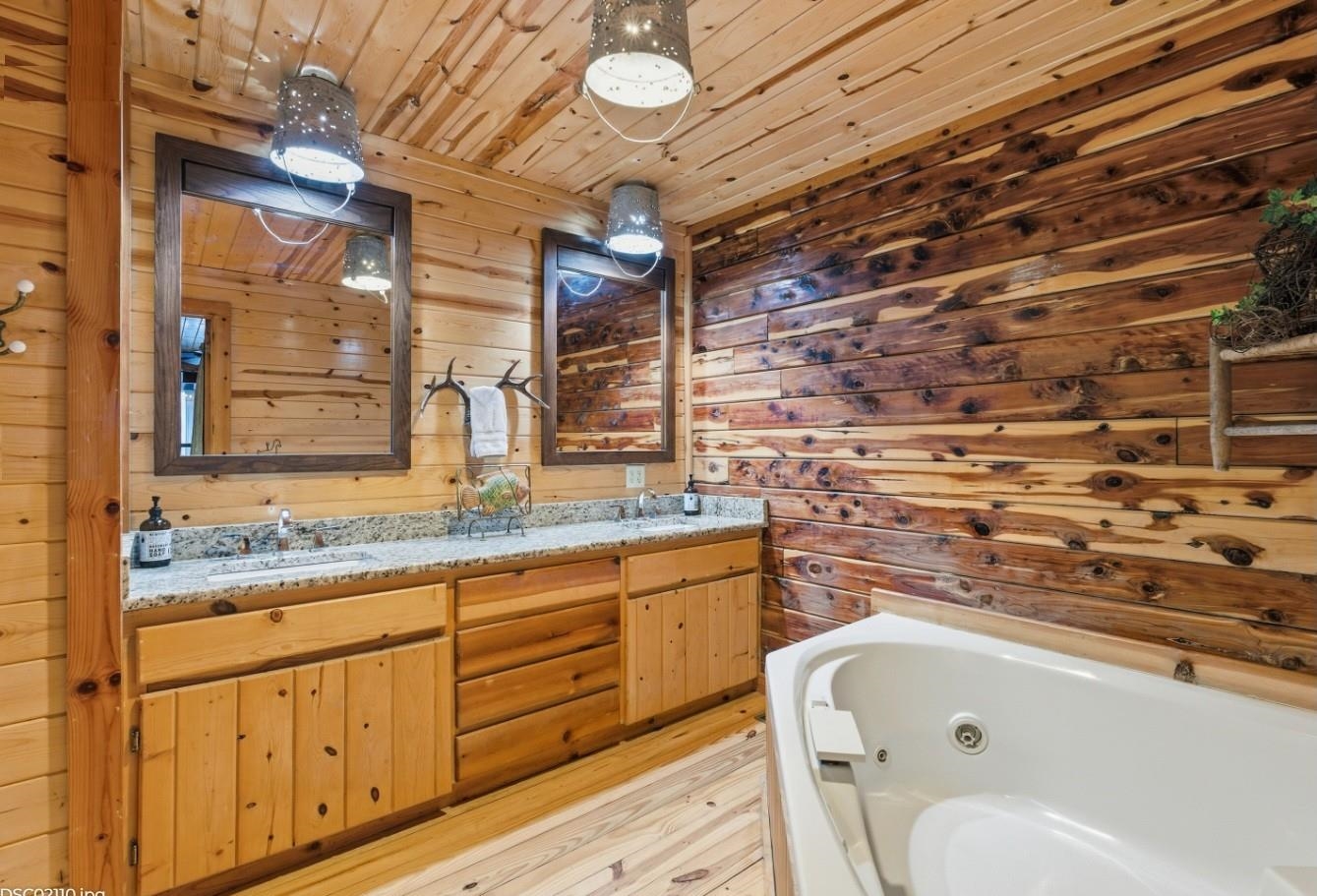 Photo 29 - Residential for sale – 908 S Riverview 832 S Riverview Lane  Mountain View, AR