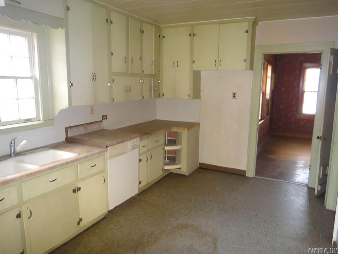 Photo 4 - Residential for sale – 469 S Central   Batesville, AR