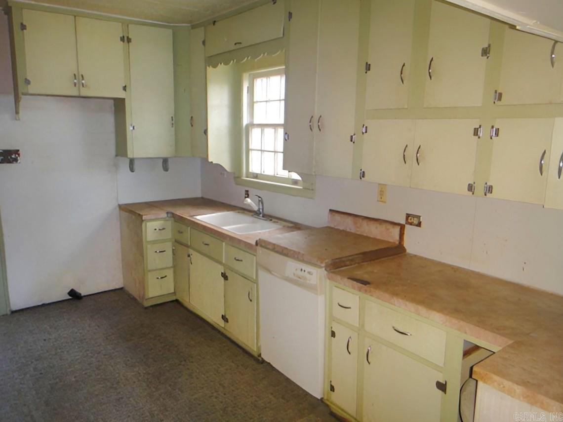 Photo 5 - Residential for sale – 469 S Central   Batesville, AR