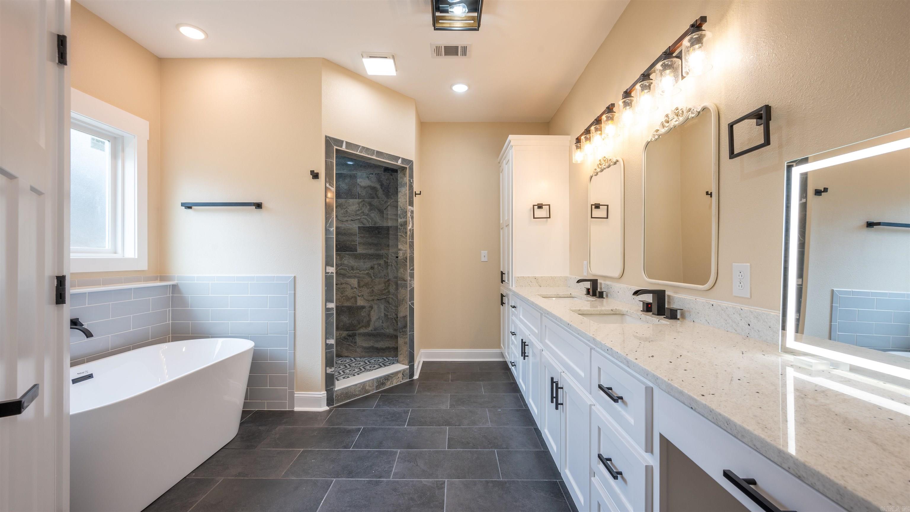 Photo 22 - Residential for sale – 1867  Locust Grove Rd   Batesville, AR