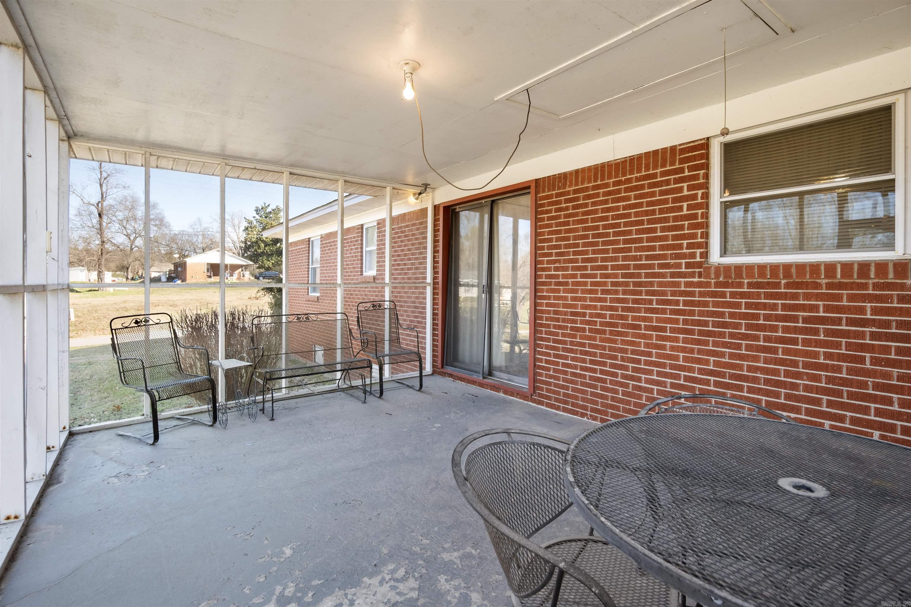 Photo 13 - Residential for sale – 657 N Locust St   Newark, AR