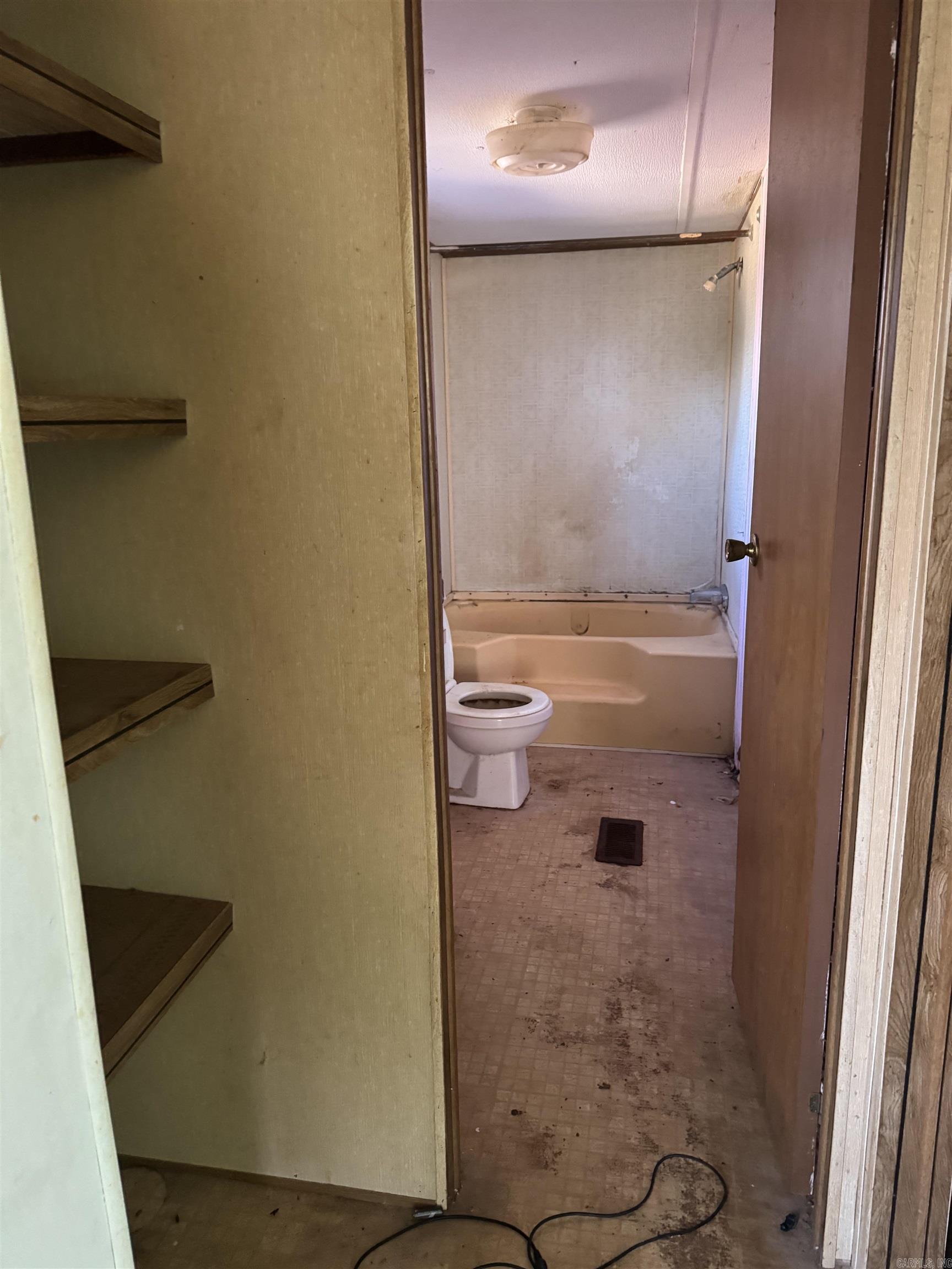 Photo 16 - Residential for sale – 425  Meade   Batesville, AR