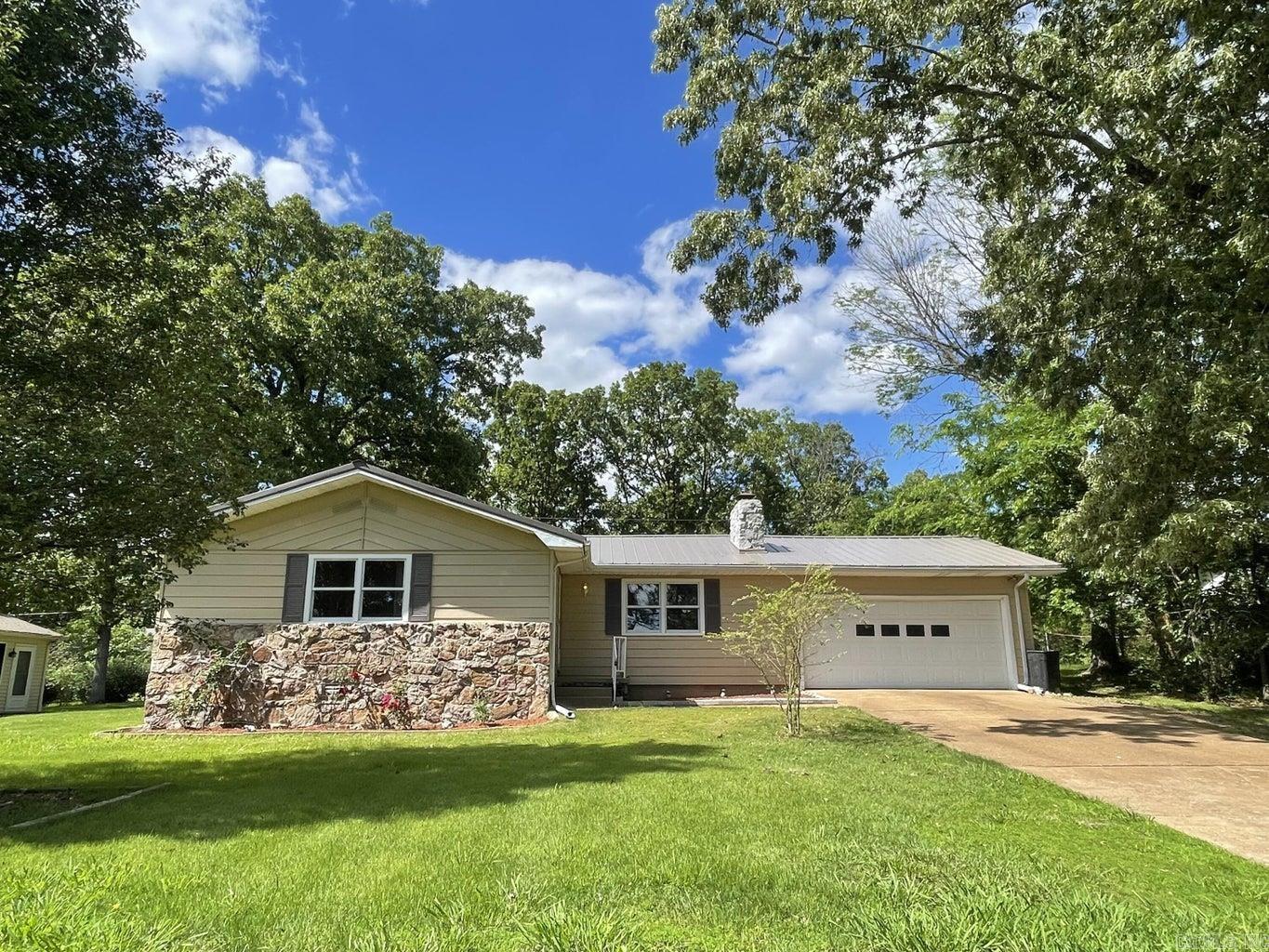 Residential for sale – 302 E Church   Horseshoe Bend, AR