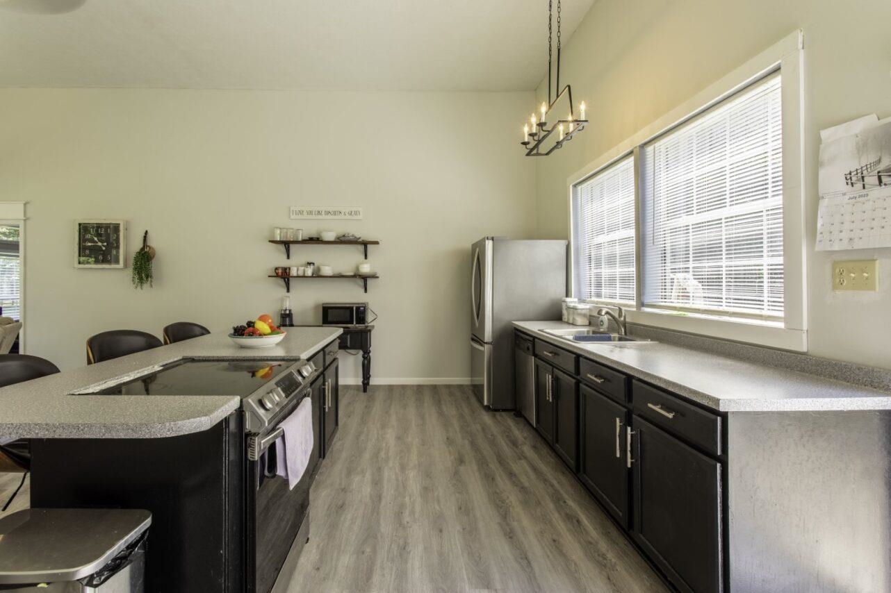 Photo 6 - Residential for sale – 218  River   Hardy, AR