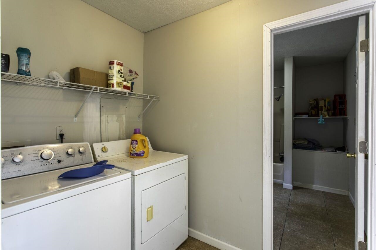 Photo 7 - Residential for sale – 218  River   Hardy, AR