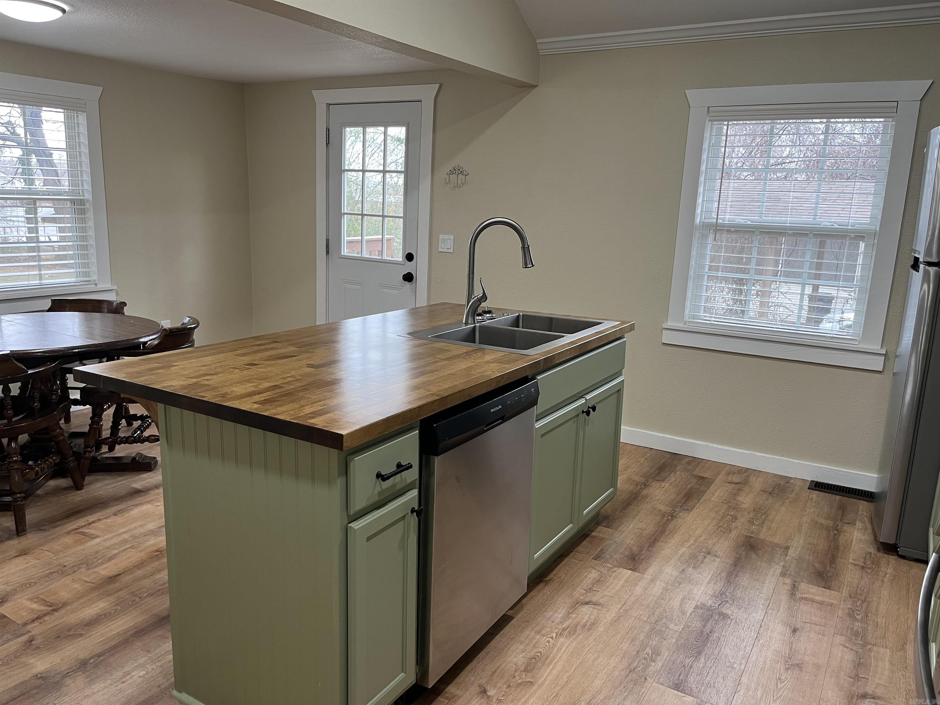 Photo 4 - Residential for sale – 840  Broad   Batesville, AR