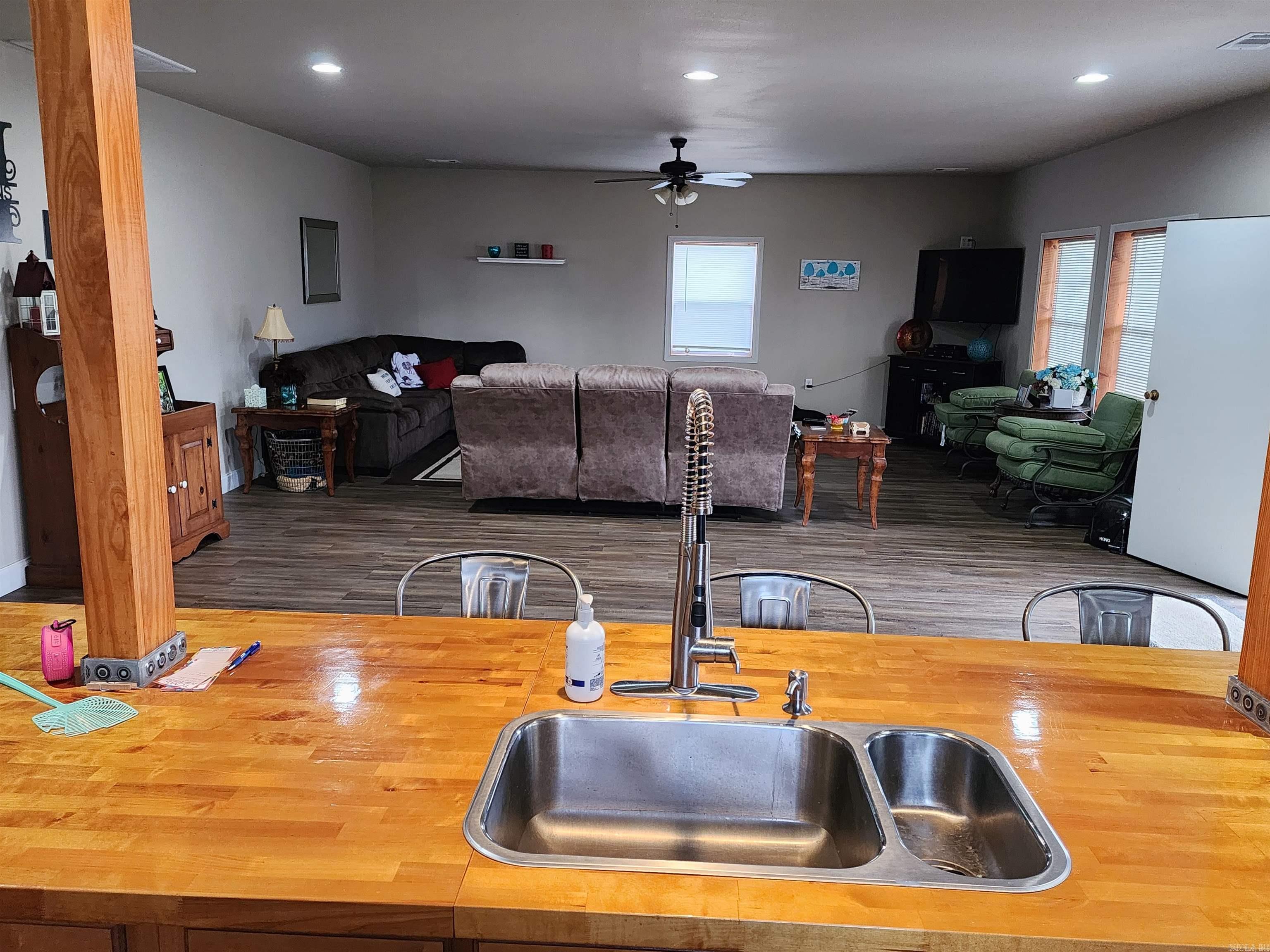 Photo 7 - Residential for sale – 333  Manor   Melbourne, AR