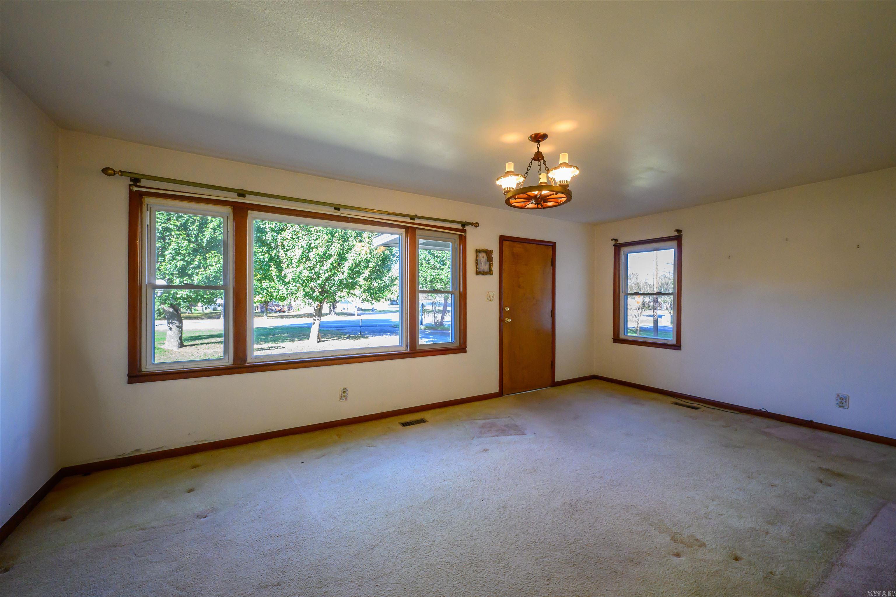 Photo 9 - Residential for sale – 515 E Center   Cave City, AR