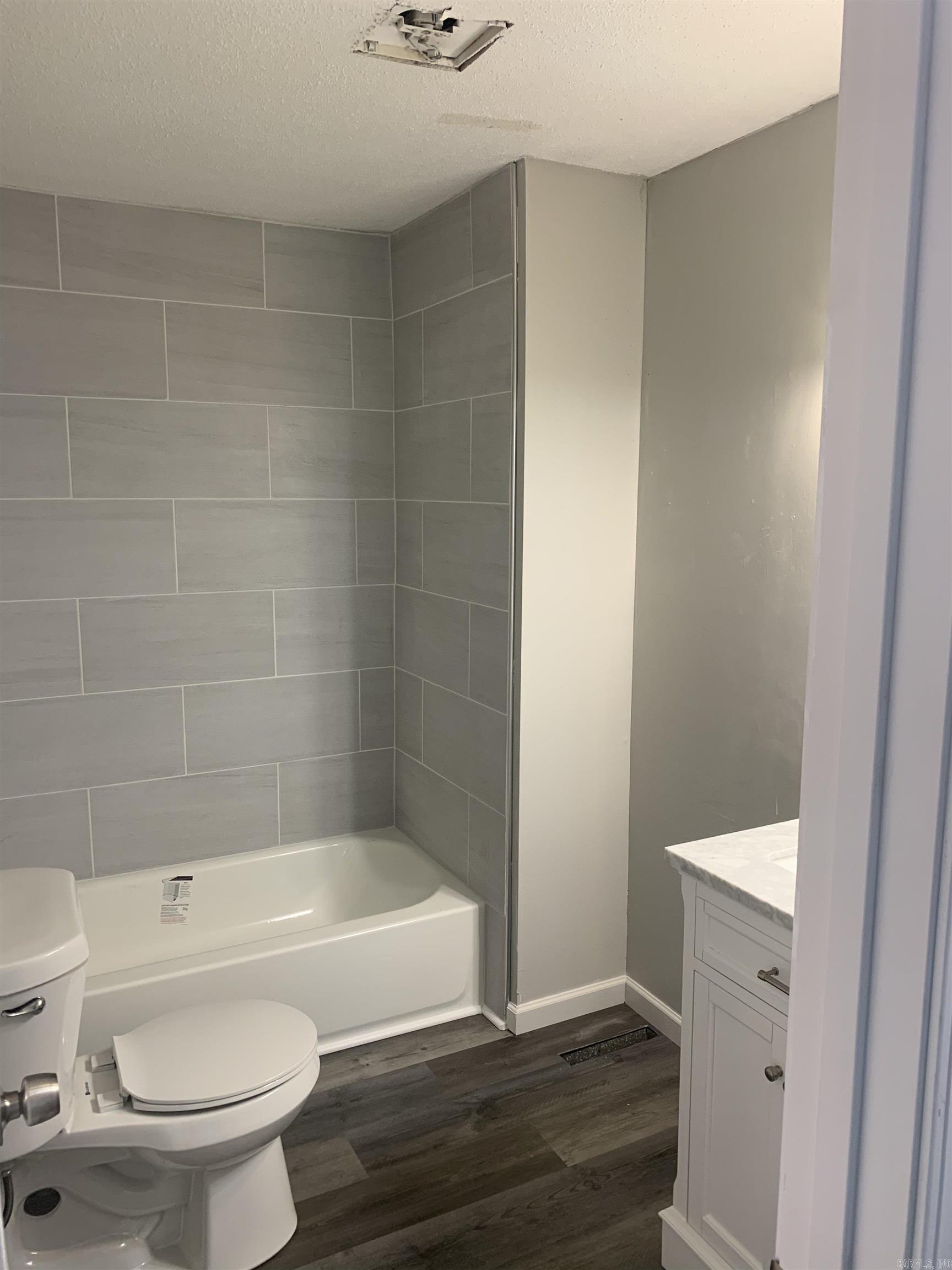 Photo 9 - Residential for sale – 2715  Neeley  A-D Batesville, AR