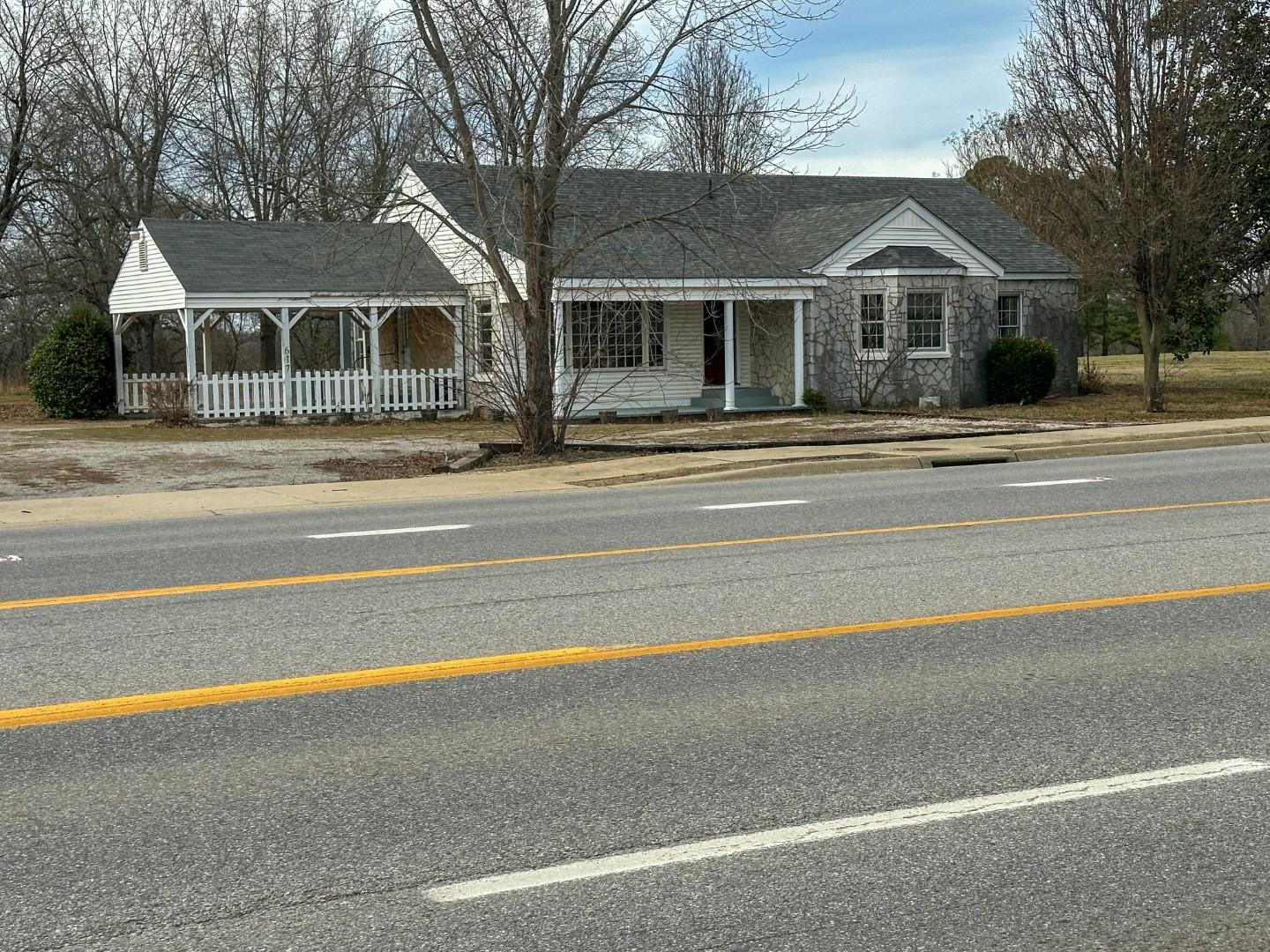 address: 617  Ash Flat  