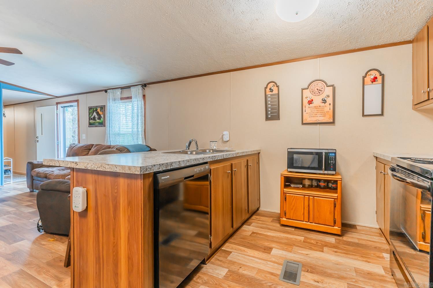 Photo 11 - Residential for sale – 27  Valley Heart Drive   Highland, AR