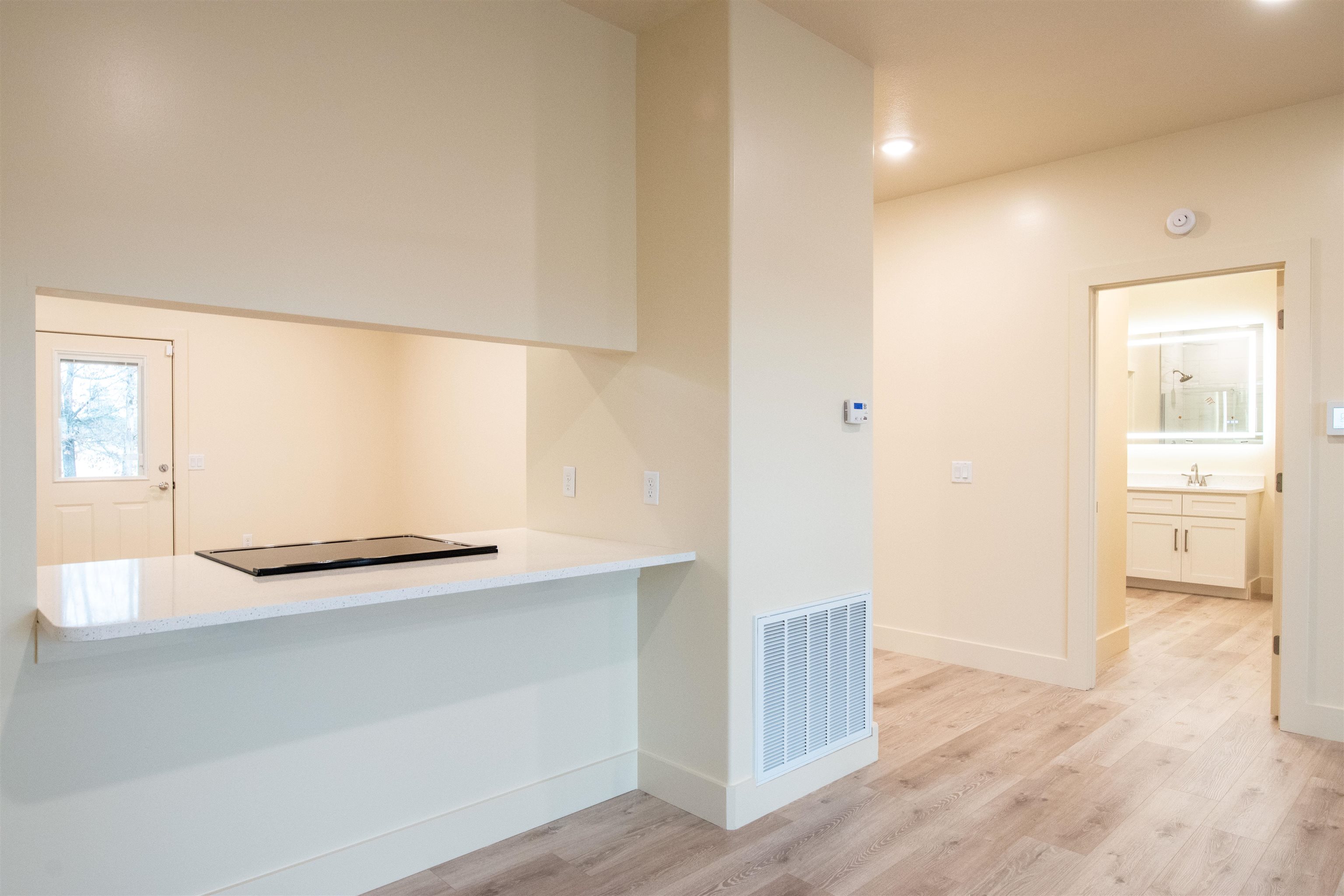 Photo 4 - Residential for sale – 400  Firethorn Augusta Building Unit1  Melbourne, AR