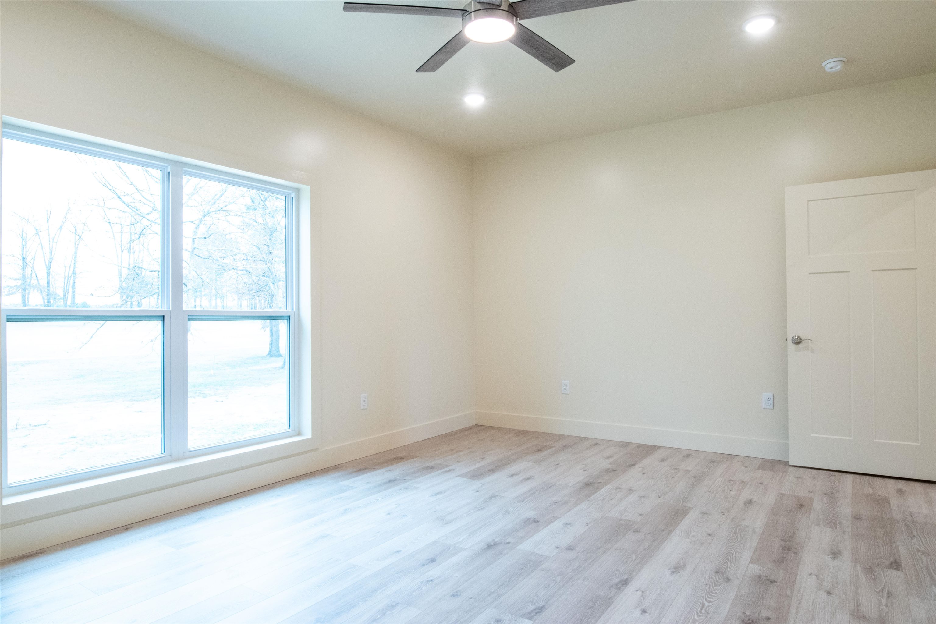 Photo 15 - Residential for sale – 400  Firethorn Augusta Building Unit 2  Melbourne, AR