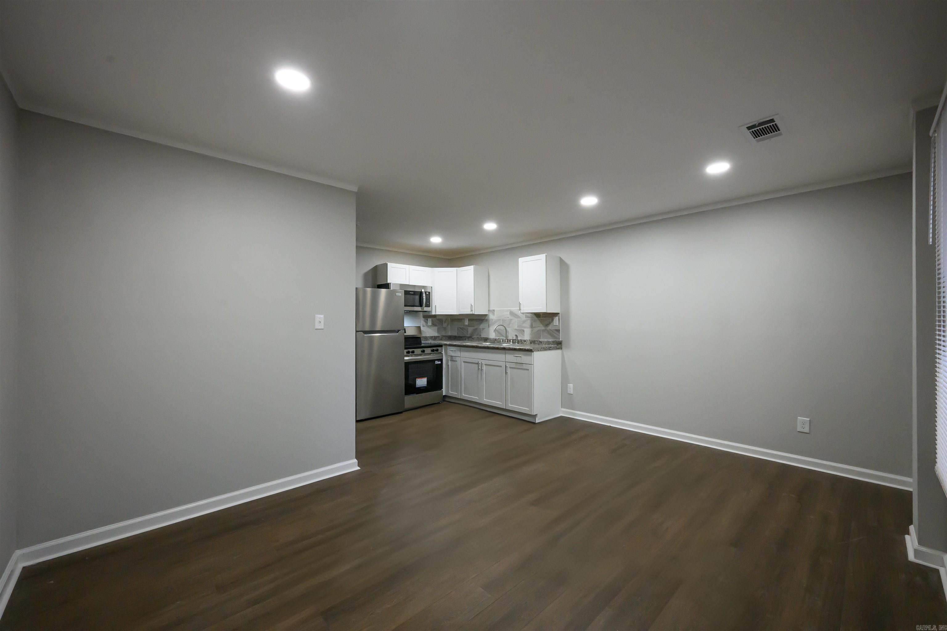 Photo 4 - Multi-Family for sale – 165 E Charles St.  875 Batesville, AR