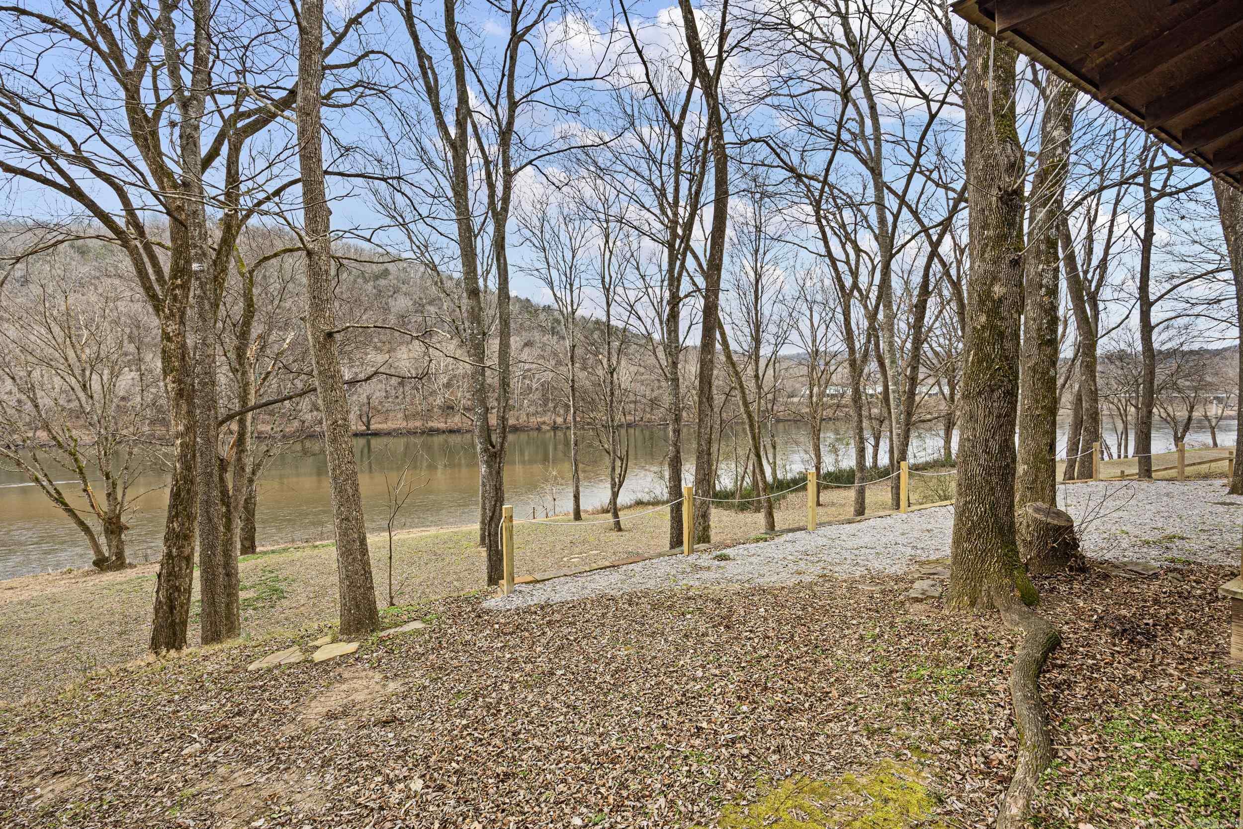 Photo 4 - Residential for sale – 228 S Riverview   Mountain View, AR