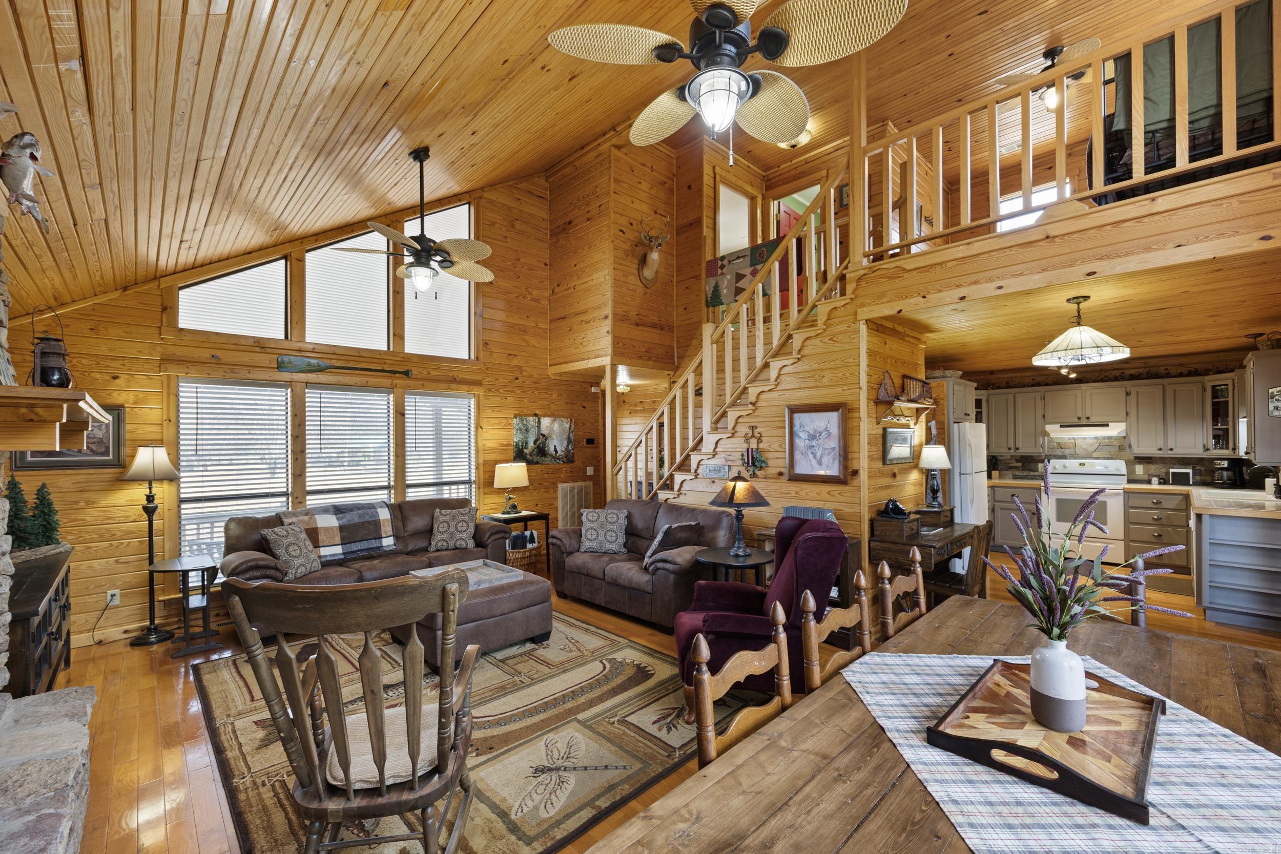 Photo 8 - Residential for sale – 228 S Riverview   Mountain View, AR