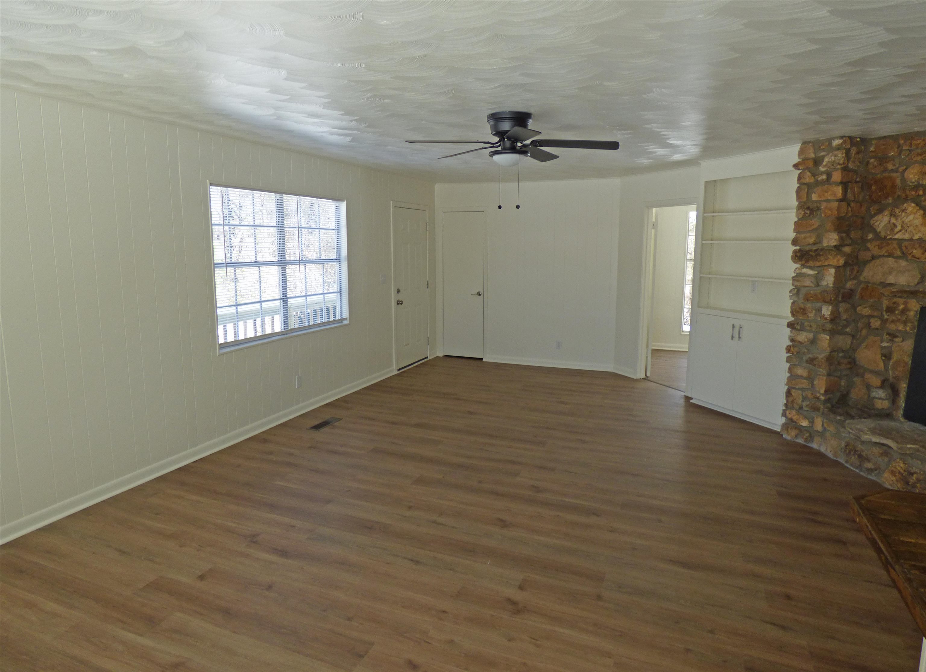 Photo 2 - Residential for sale – 259  Okmulgee   Cherokee Village, AR