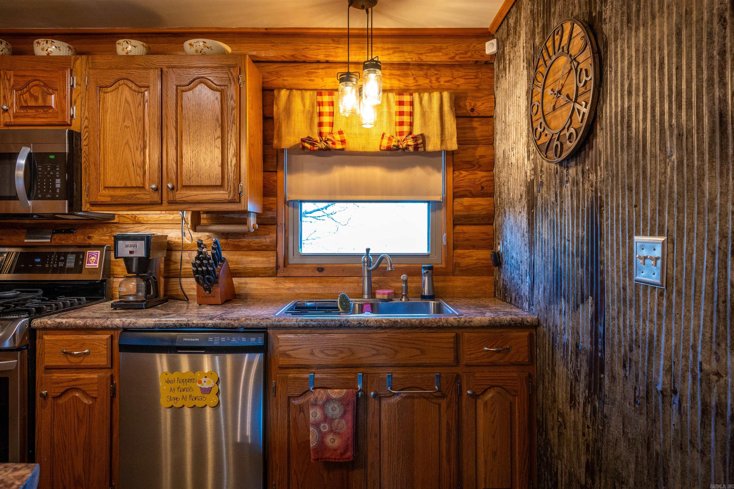 Photo 8 - Residential for sale – 3406  Hwy 167   Evening Shade, AR