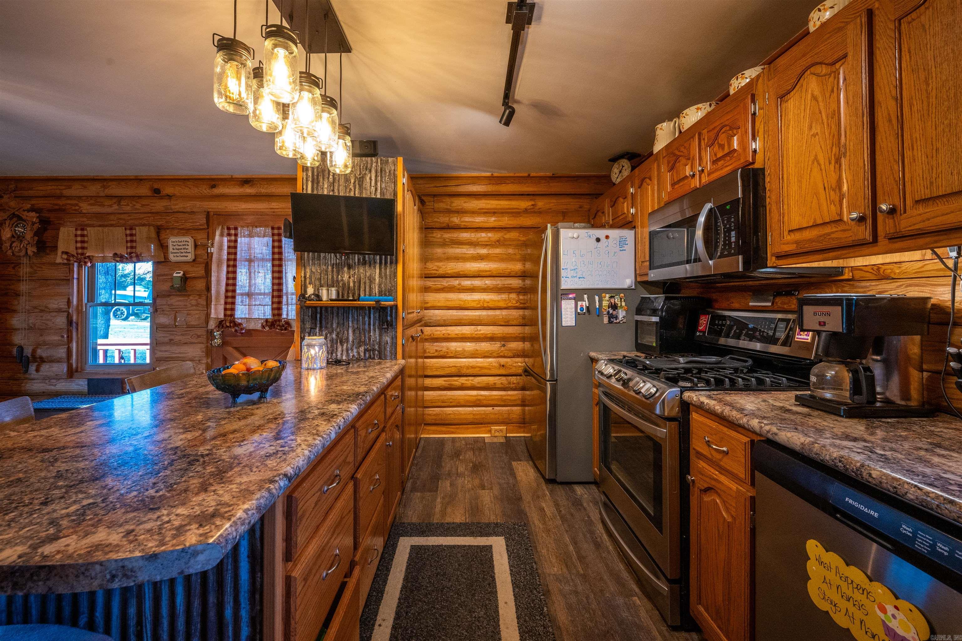 Photo 10 - Residential for sale – 3406  Hwy 167   Evening Shade, AR