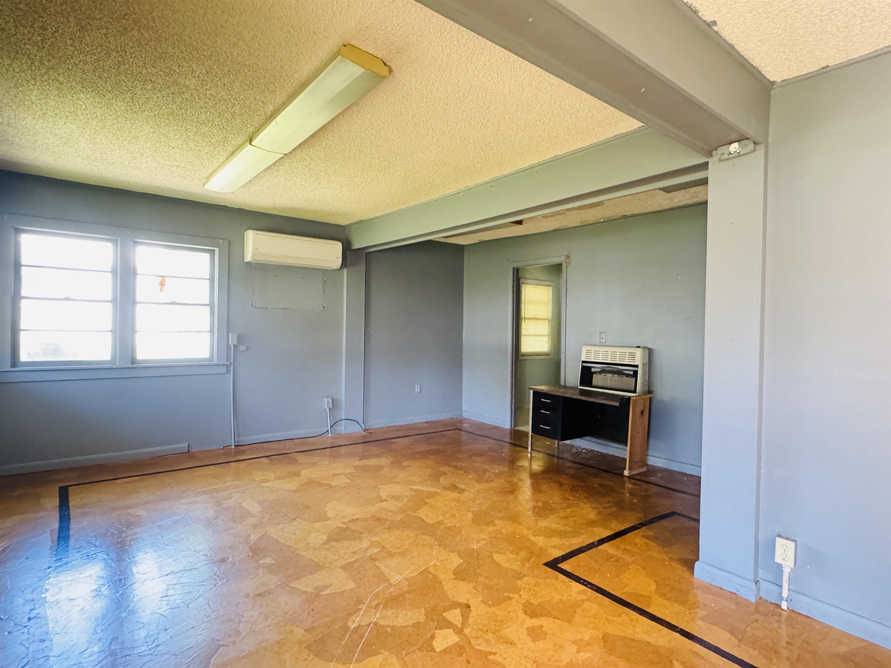 Photo 5 - Commercial / Industrial for sale – 41 S Spring Street   Melbourne, AR