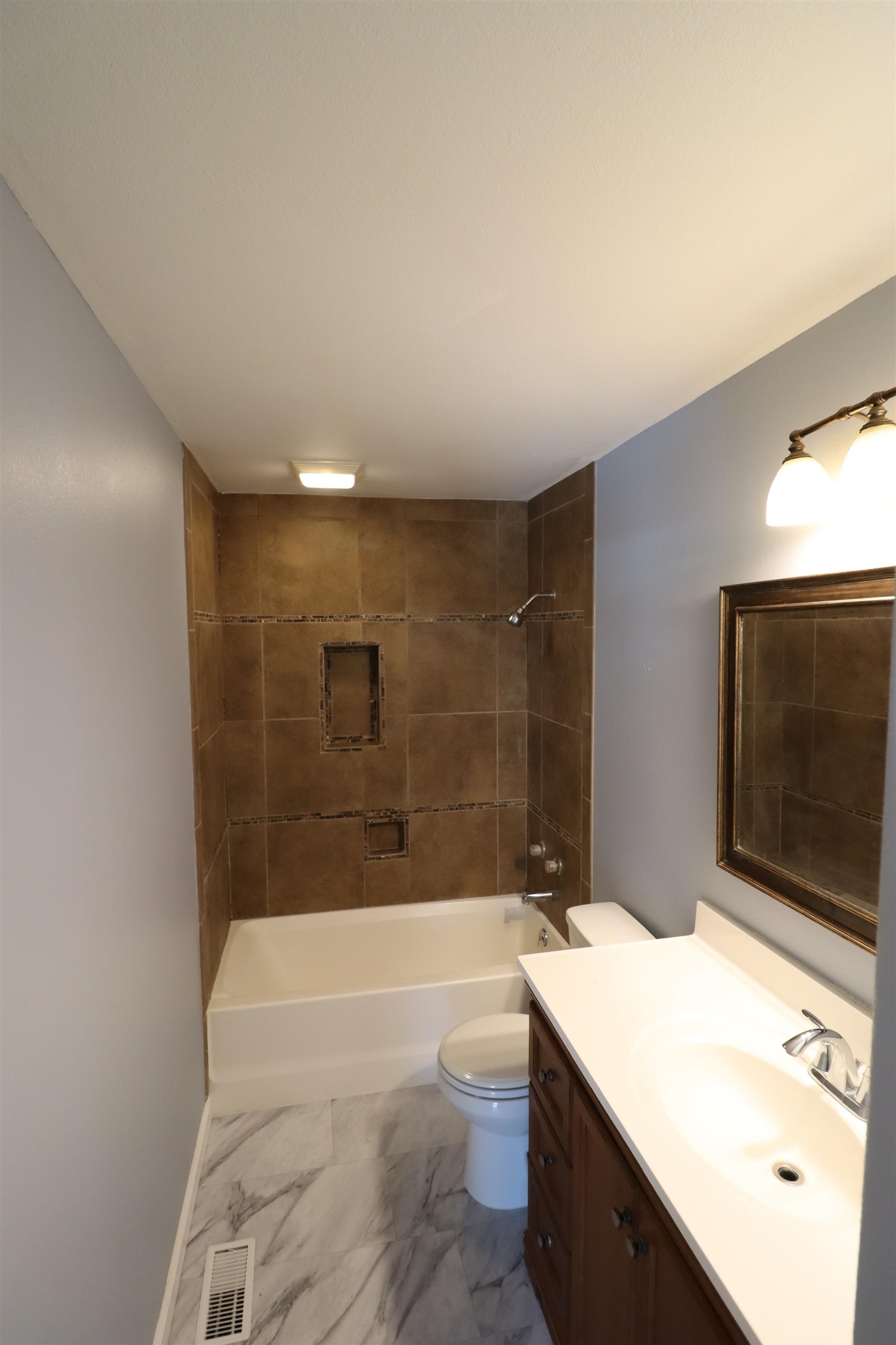 Photo 12 - Residential for sale – 124  Miller Lane   Melbourne, AR