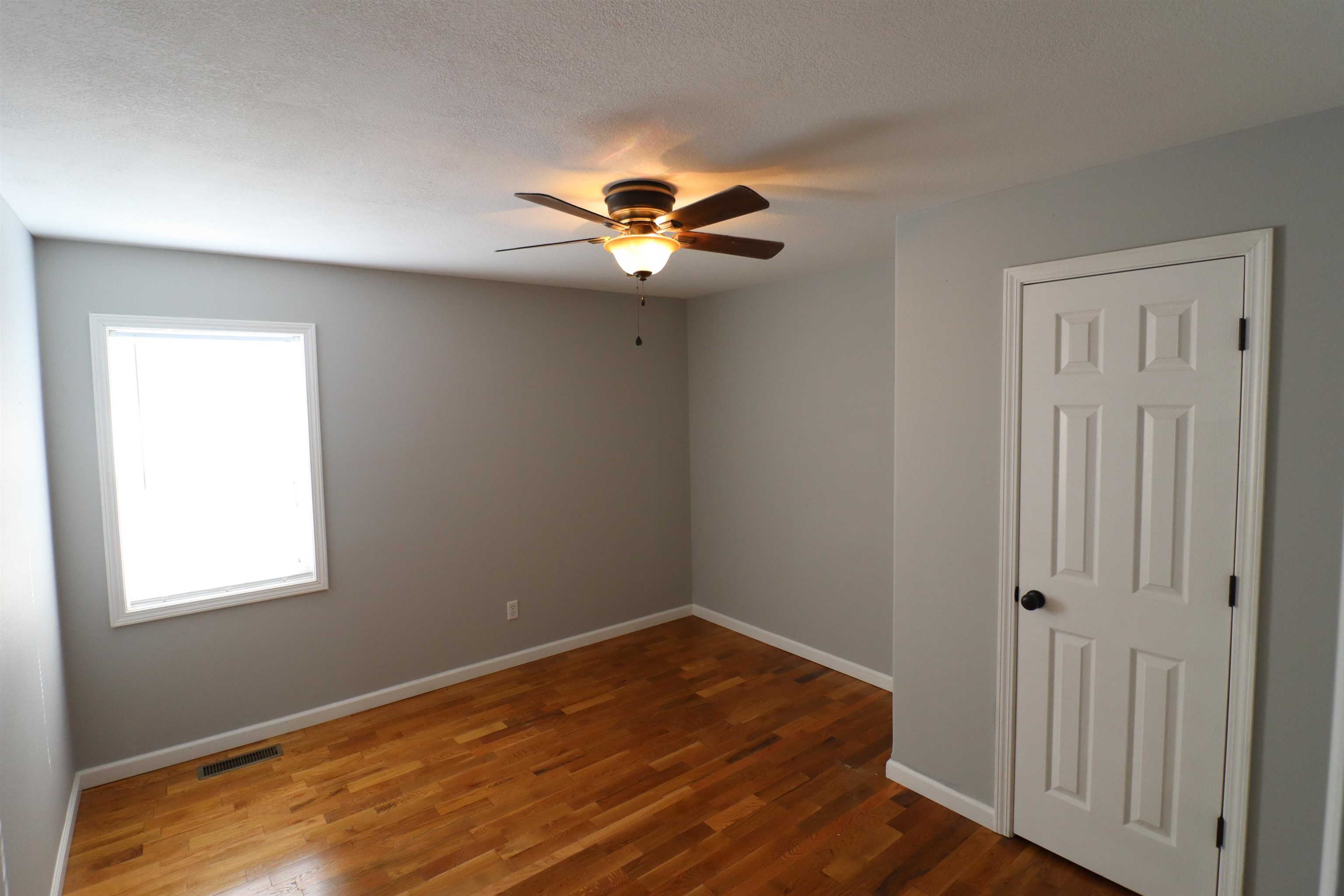 Photo 13 - Residential for sale – 124  Miller Lane   Melbourne, AR