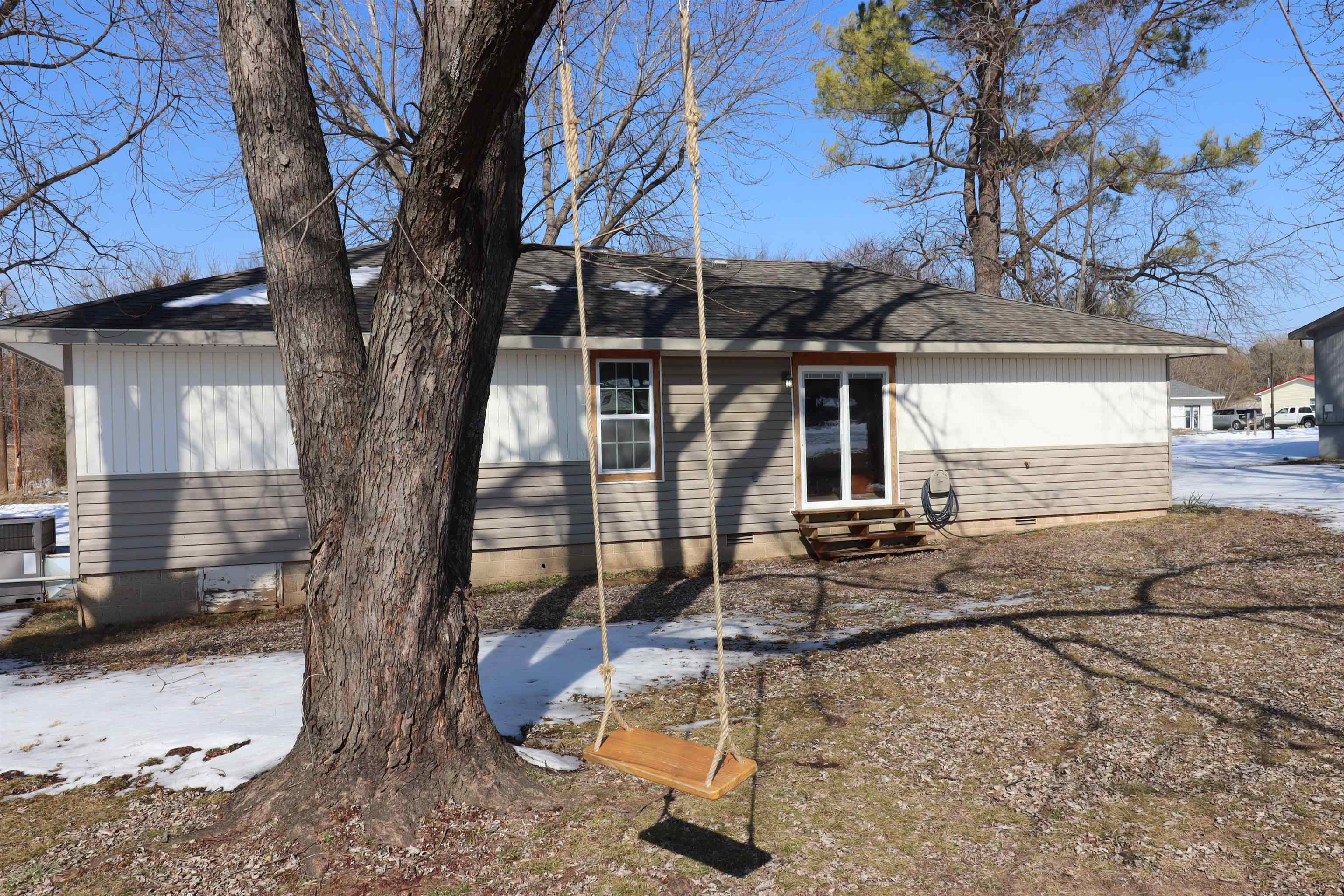 Photo 3 - Residential for sale – 124  Miller Lane   Melbourne, AR