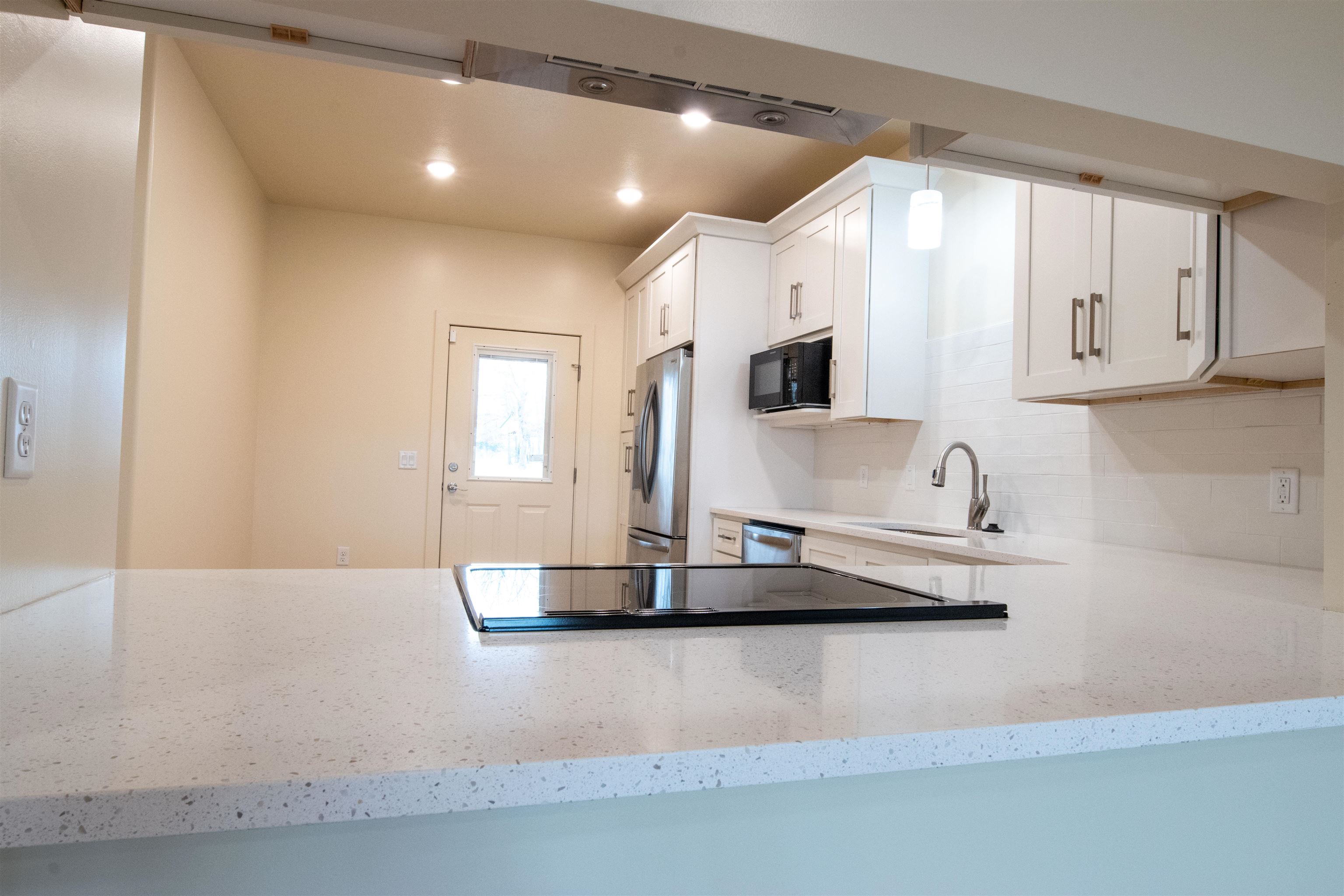 Photo 5 - Residential for sale – 400  Firethorn Augusta Building Unit 3  Melbourne, AR