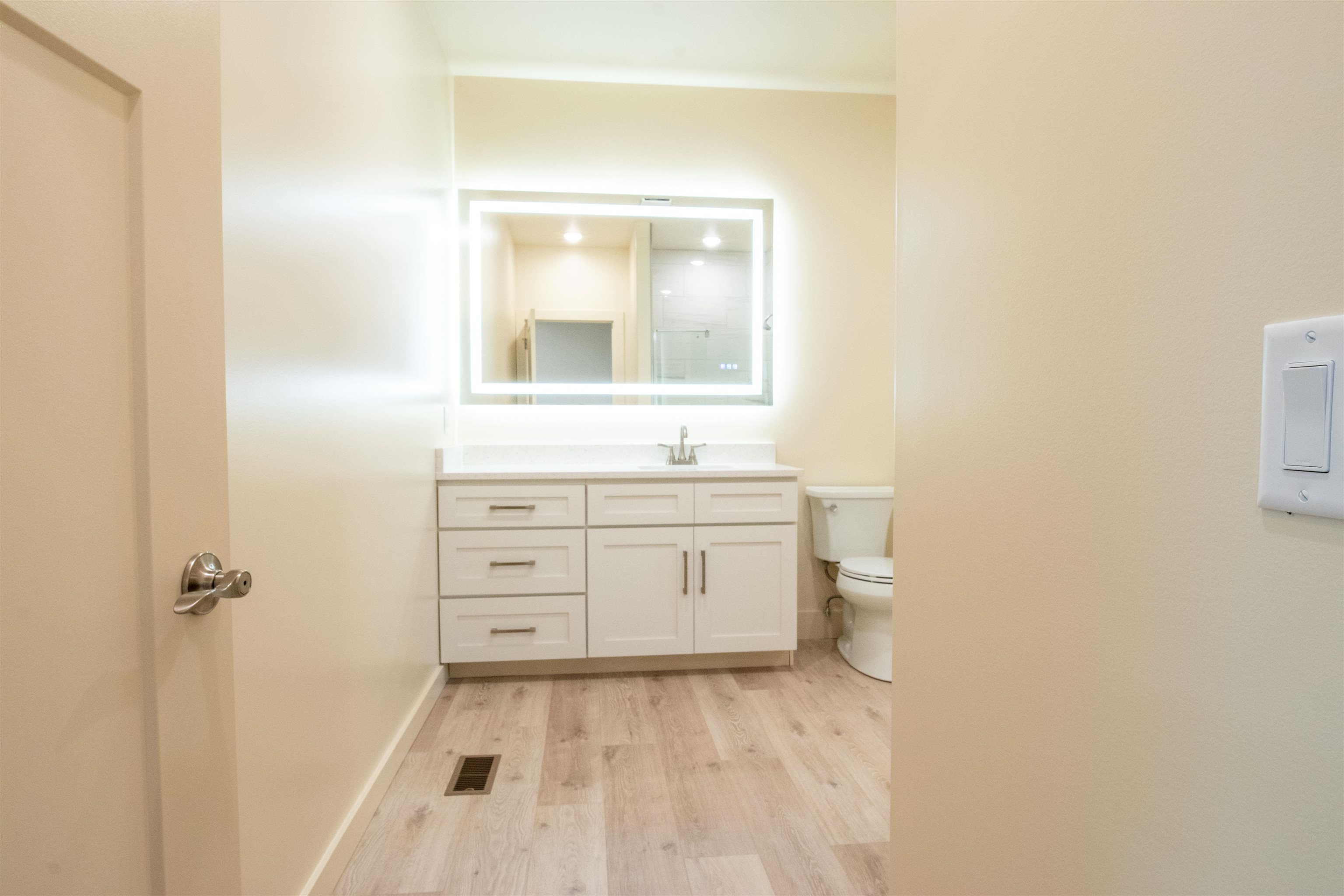 Photo 10 - Residential for sale – 400  Firethorn Augusta Building Unit 3  Melbourne, AR