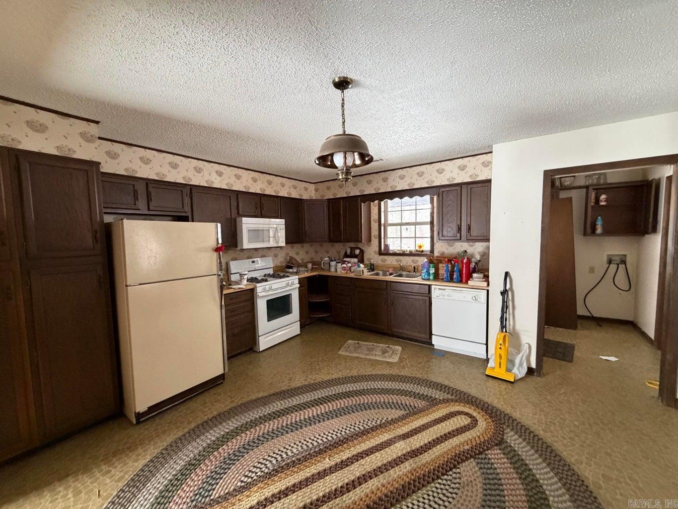 Photo 4 - Residential for sale – 3790  Harrison   Batesville, AR