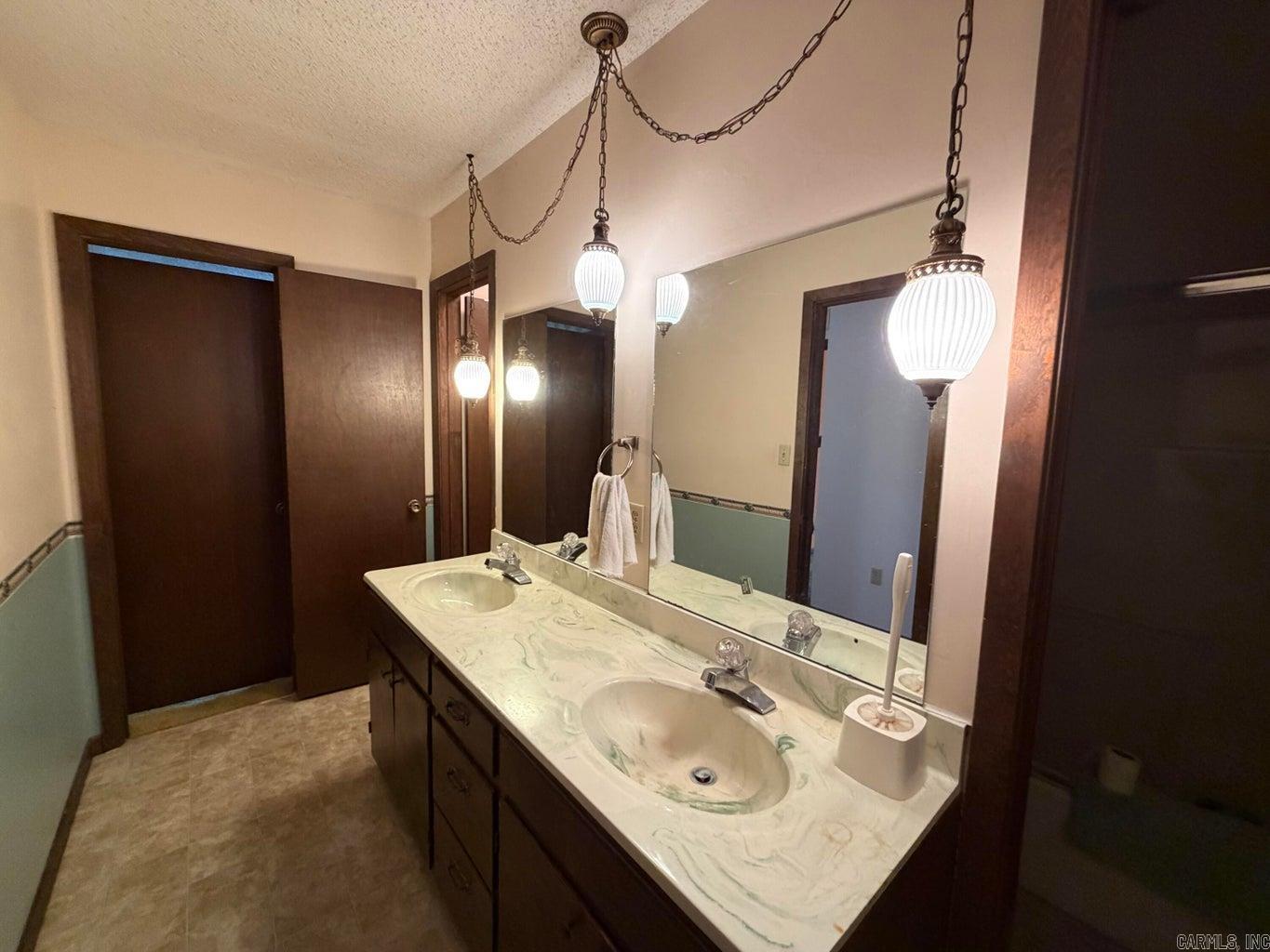 Photo 9 - Residential for sale – 3790  Harrison   Batesville, AR