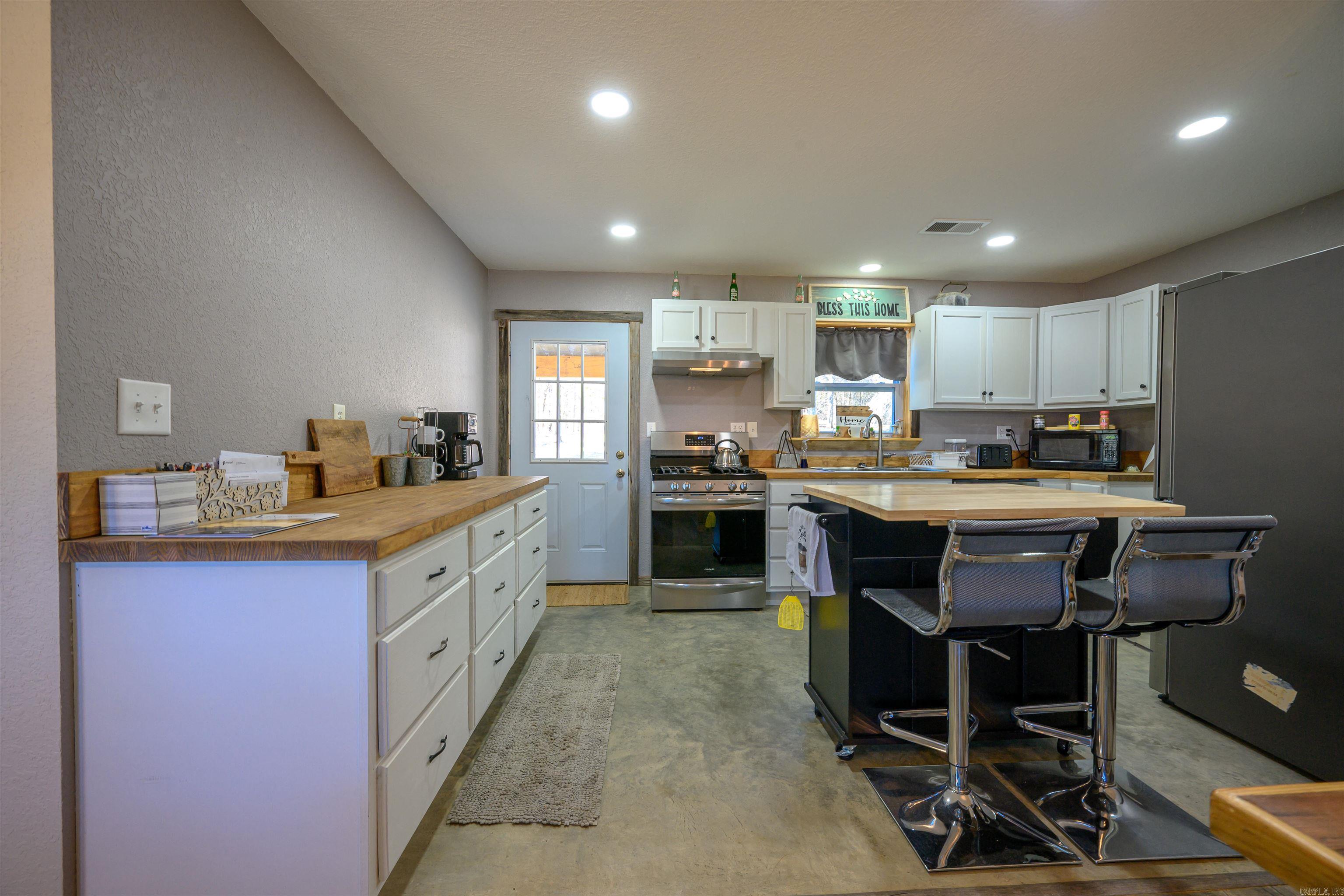 Photo 11 - Residential for sale – 1200  Skyview   Batesville, AR