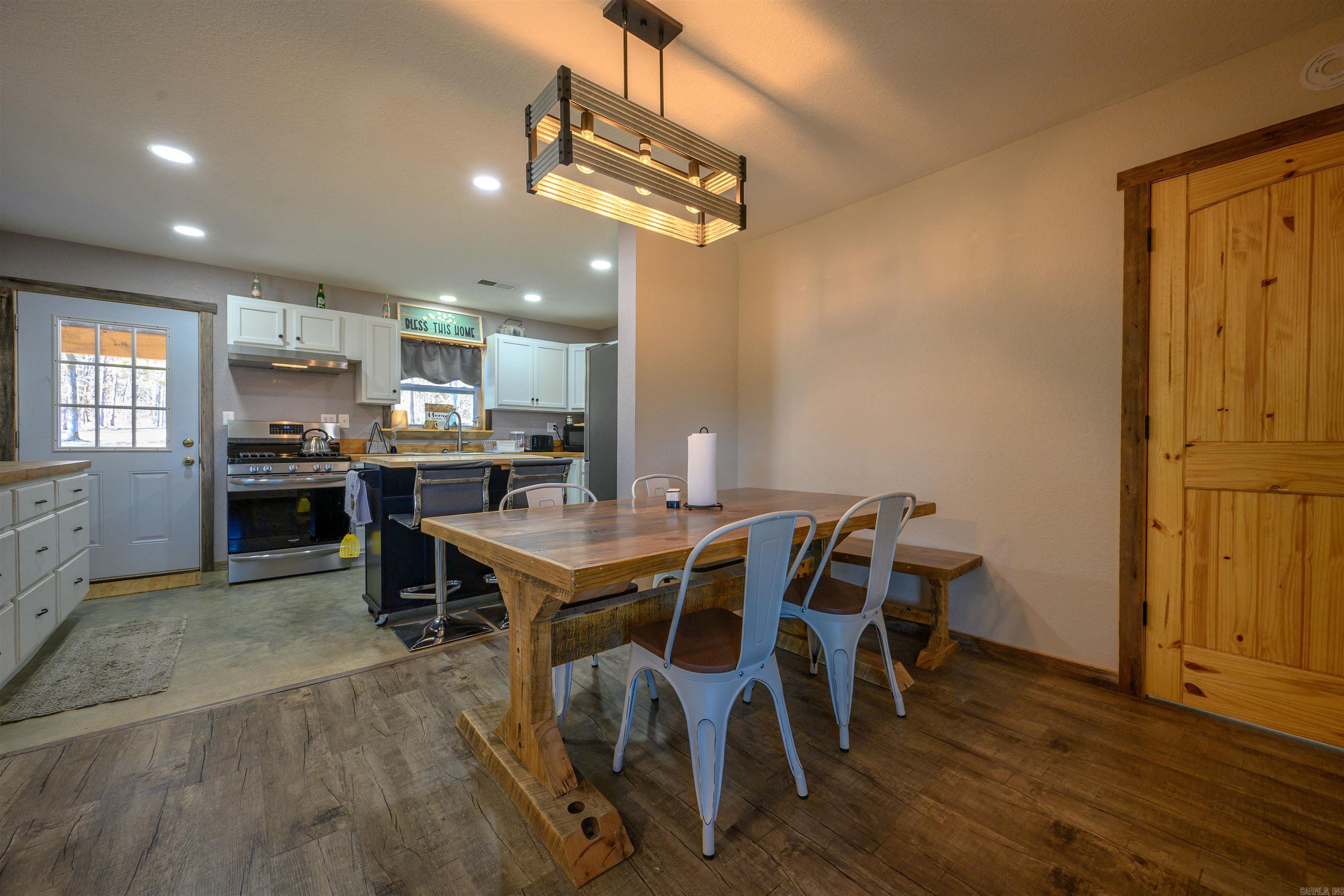 Photo 5 - Residential for sale – 1200  Skyview   Batesville, AR