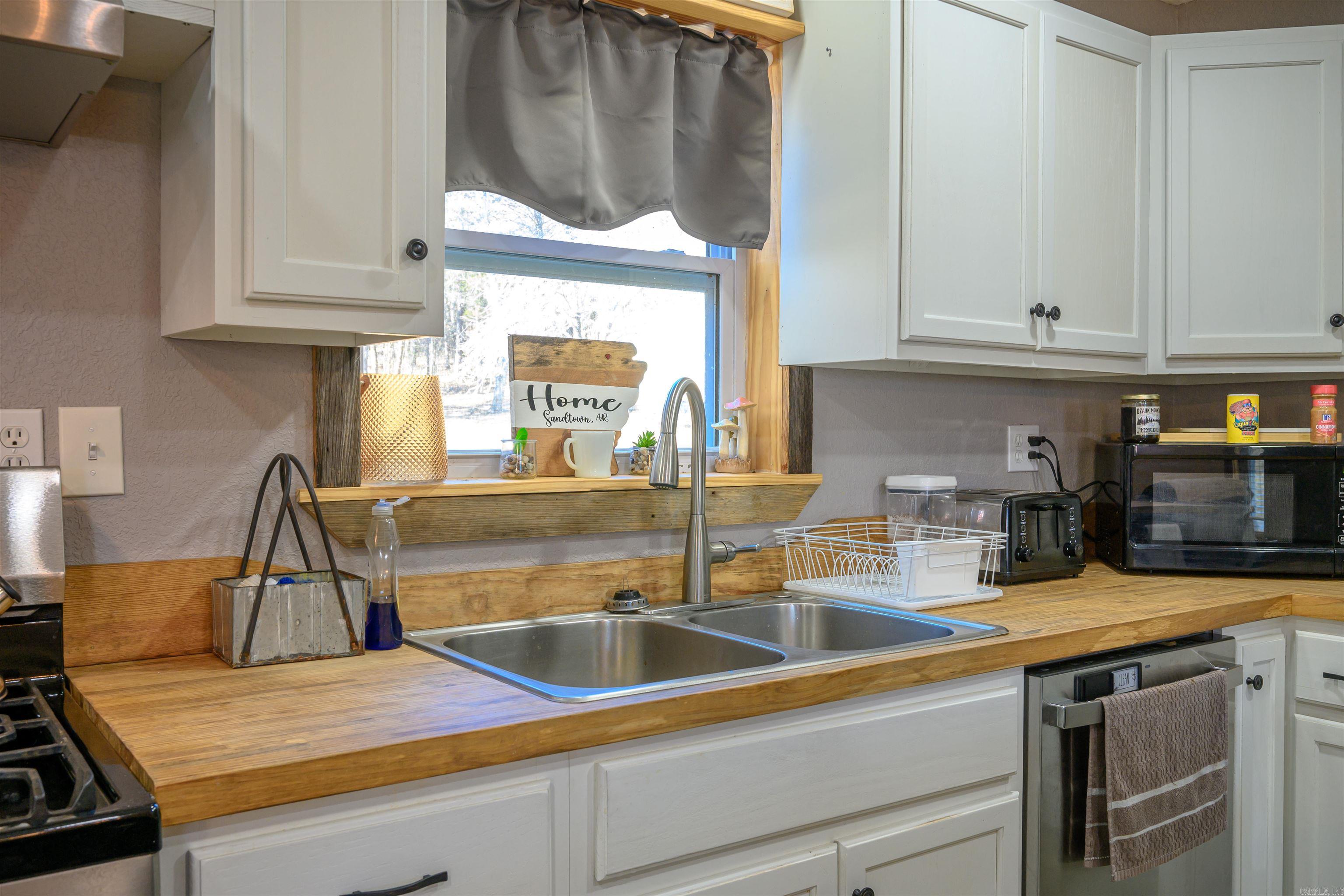 Photo 7 - Residential for sale – 1200  Skyview   Batesville, AR