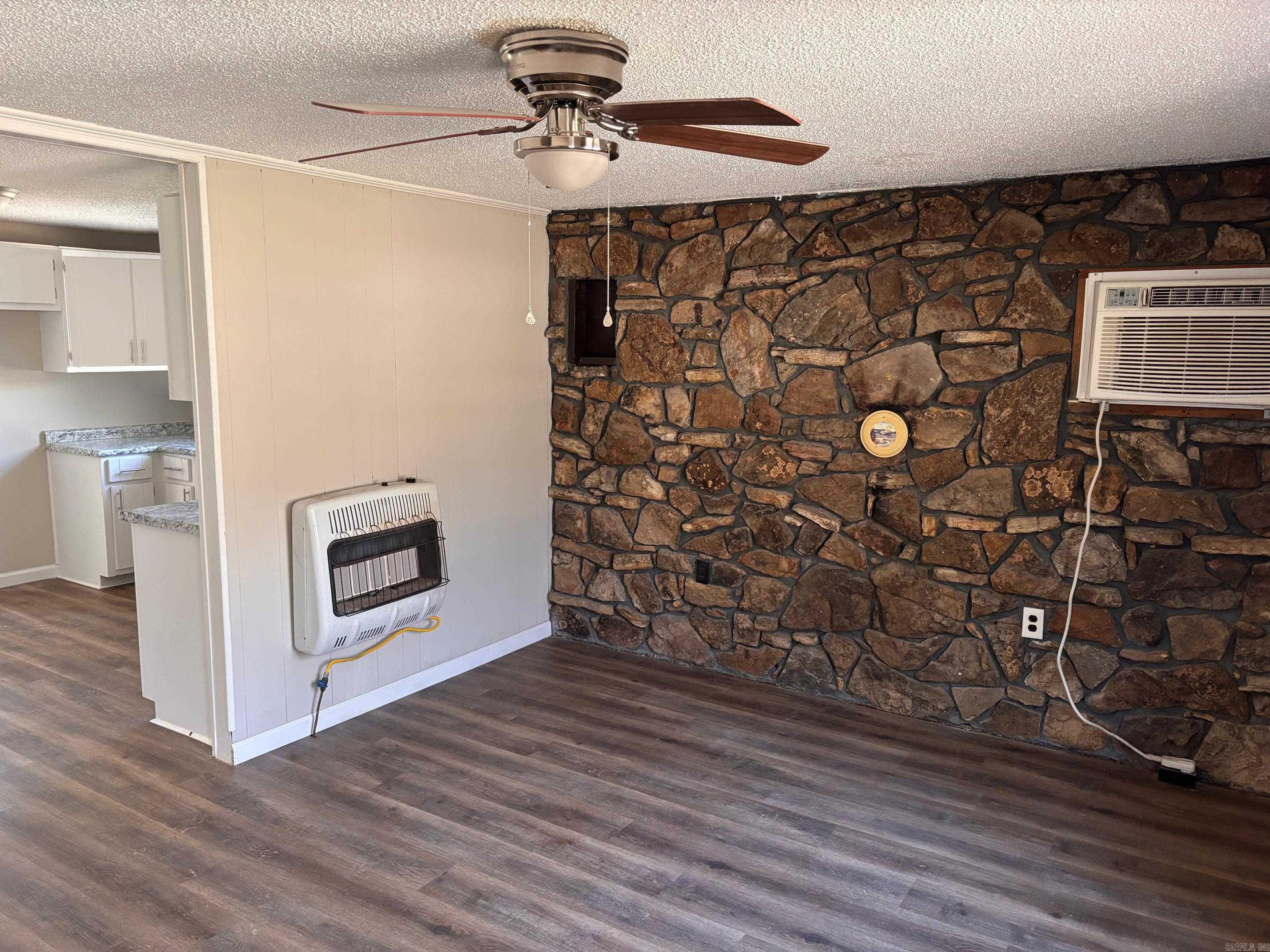 Photo 2 - Residential for sale – 809 N Fairview   Mammoth Spring, AR