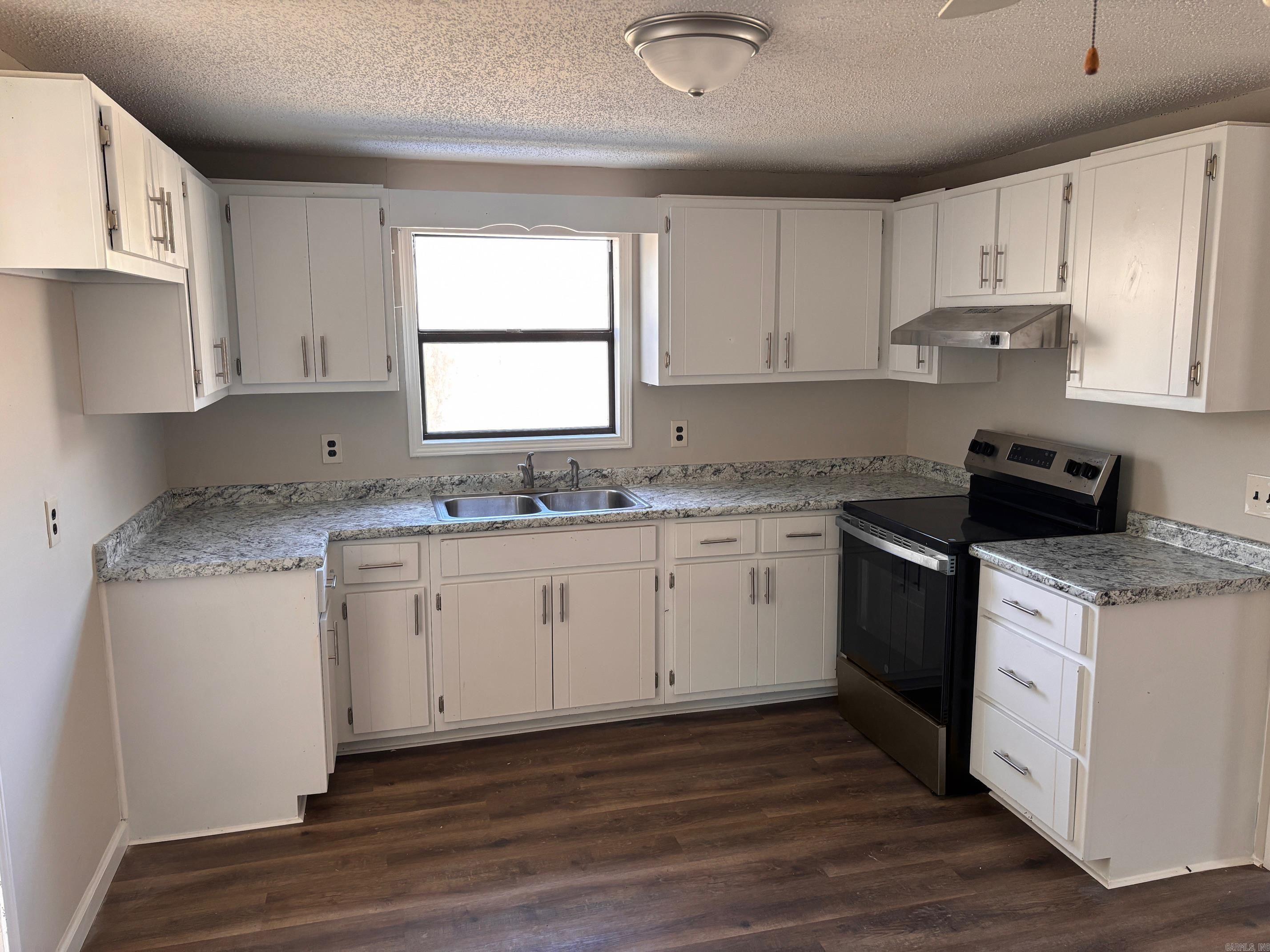 Photo 3 - Residential for sale – 809 N Fairview   Mammoth Spring, AR