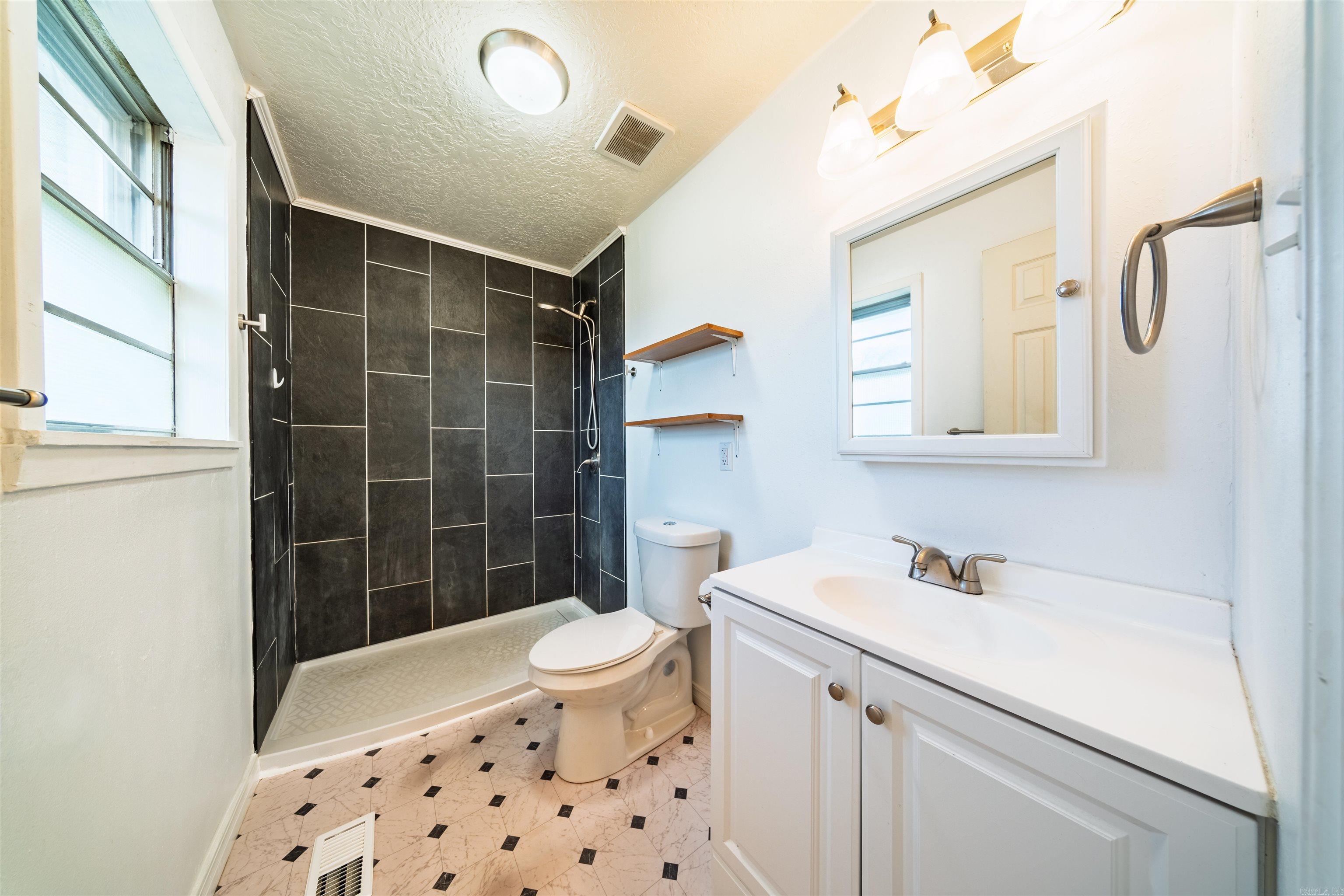 Photo 11 - Residential for sale – 713  Circle   Cave City, AR