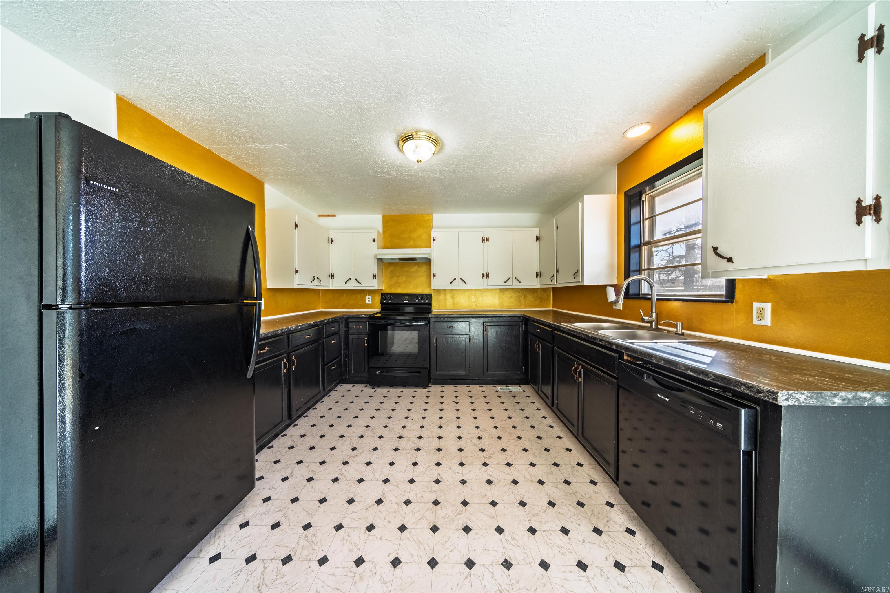 Photo 13 - Residential for sale – 713  Circle   Cave City, AR