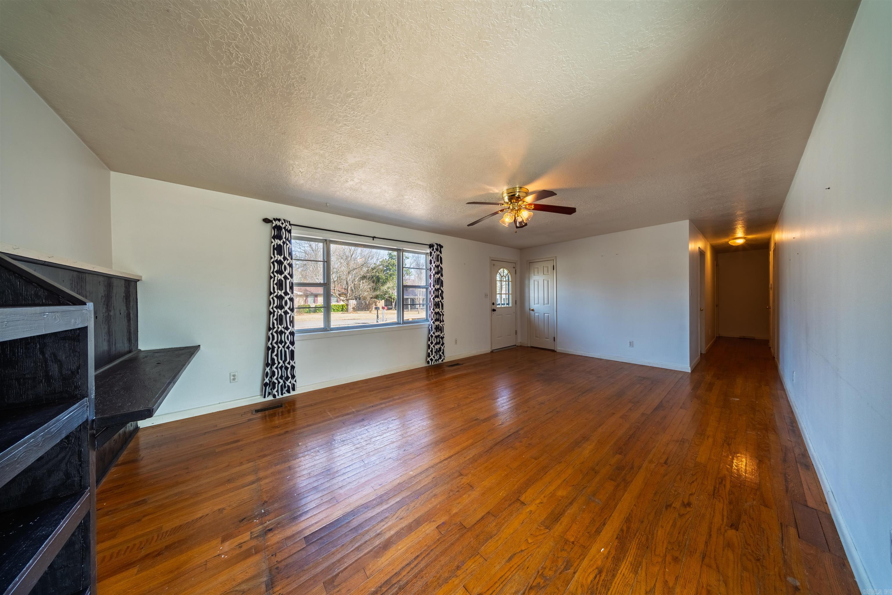 Photo 5 - Residential for sale – 713  Circle   Cave City, AR