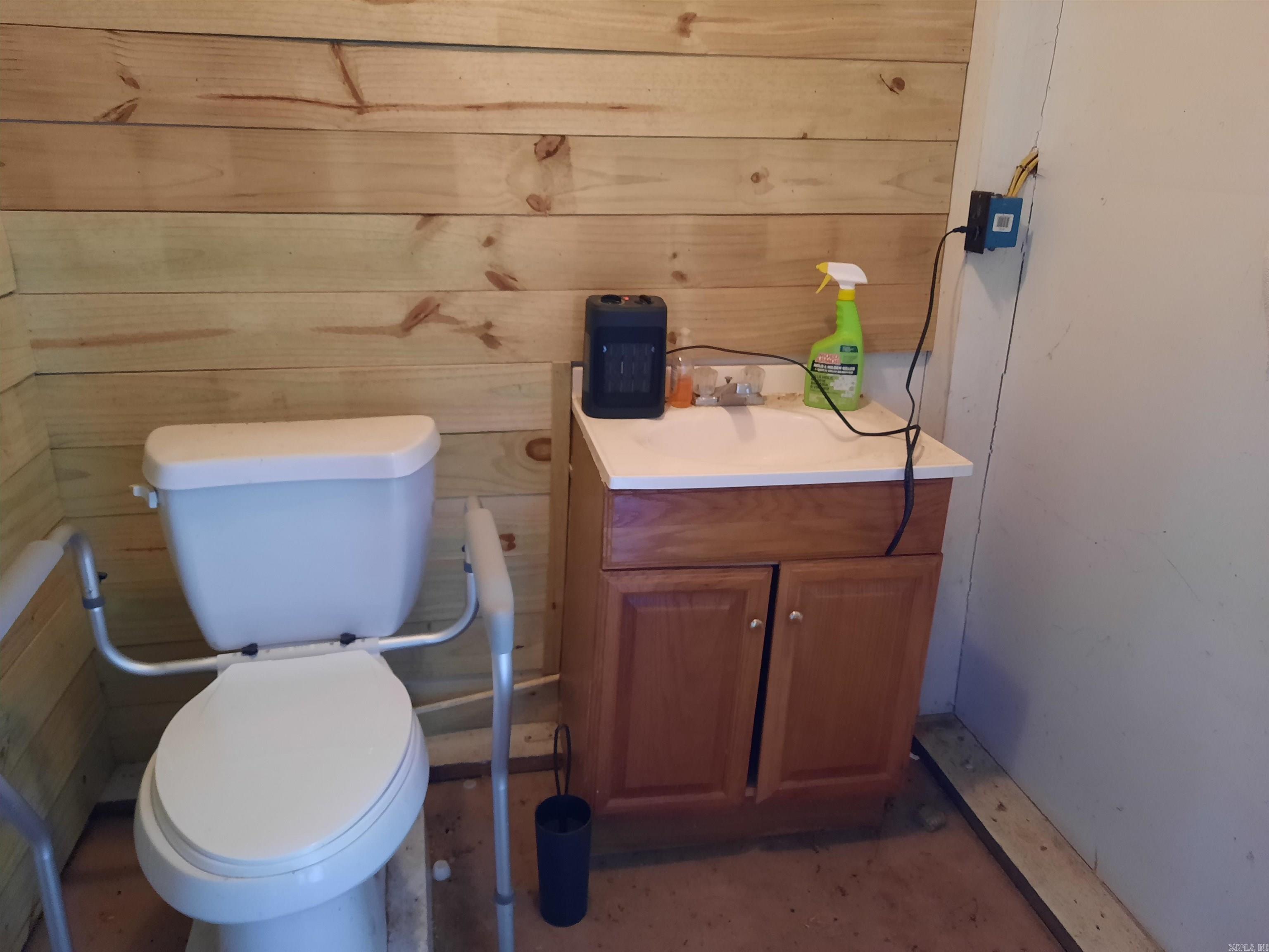 Photo 16 - Residential for sale – 111  Robinson   Mammoth Spring, AR