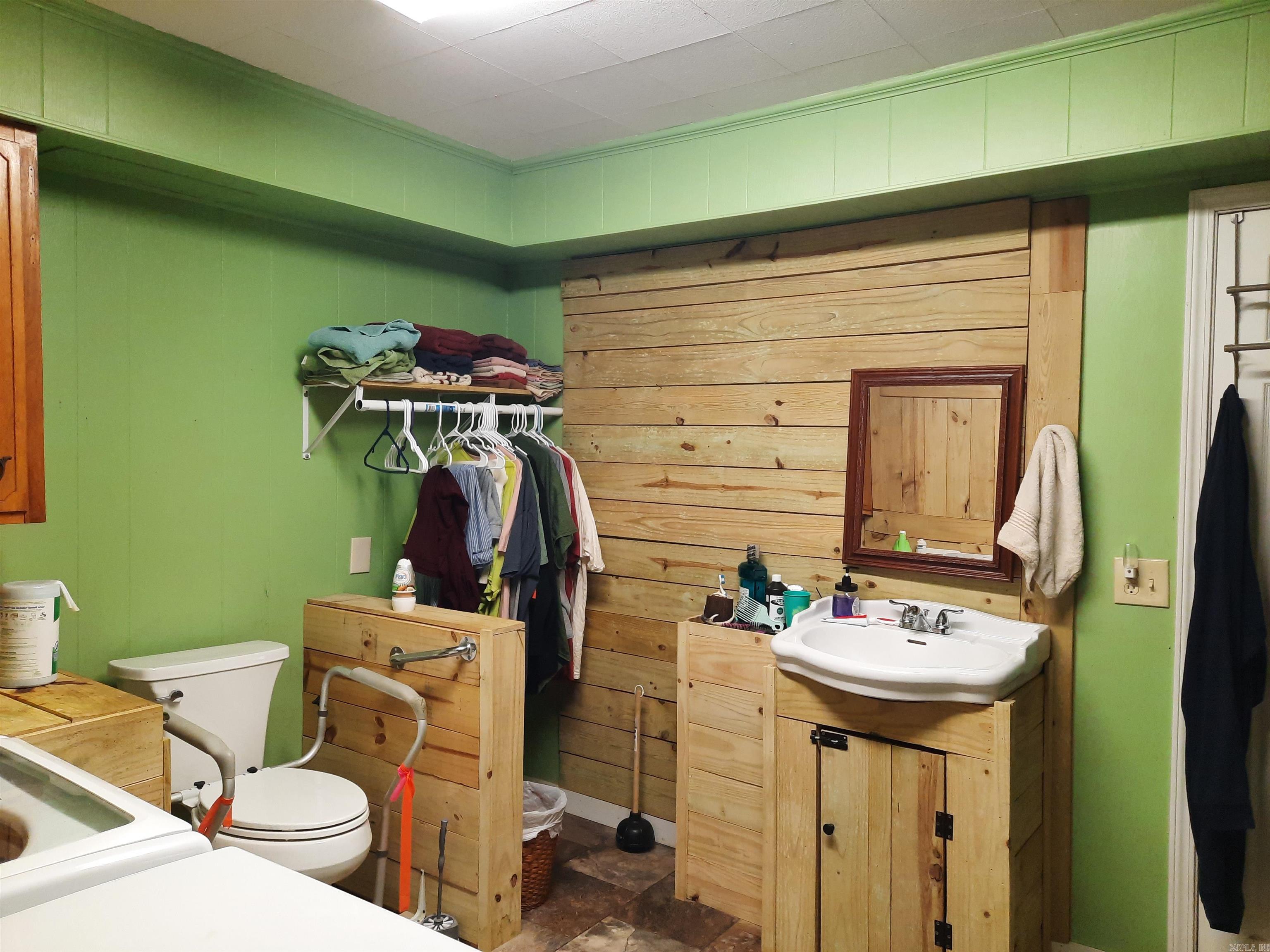 Photo 36 - Residential for sale – 111  Robinson   Mammoth Spring, AR