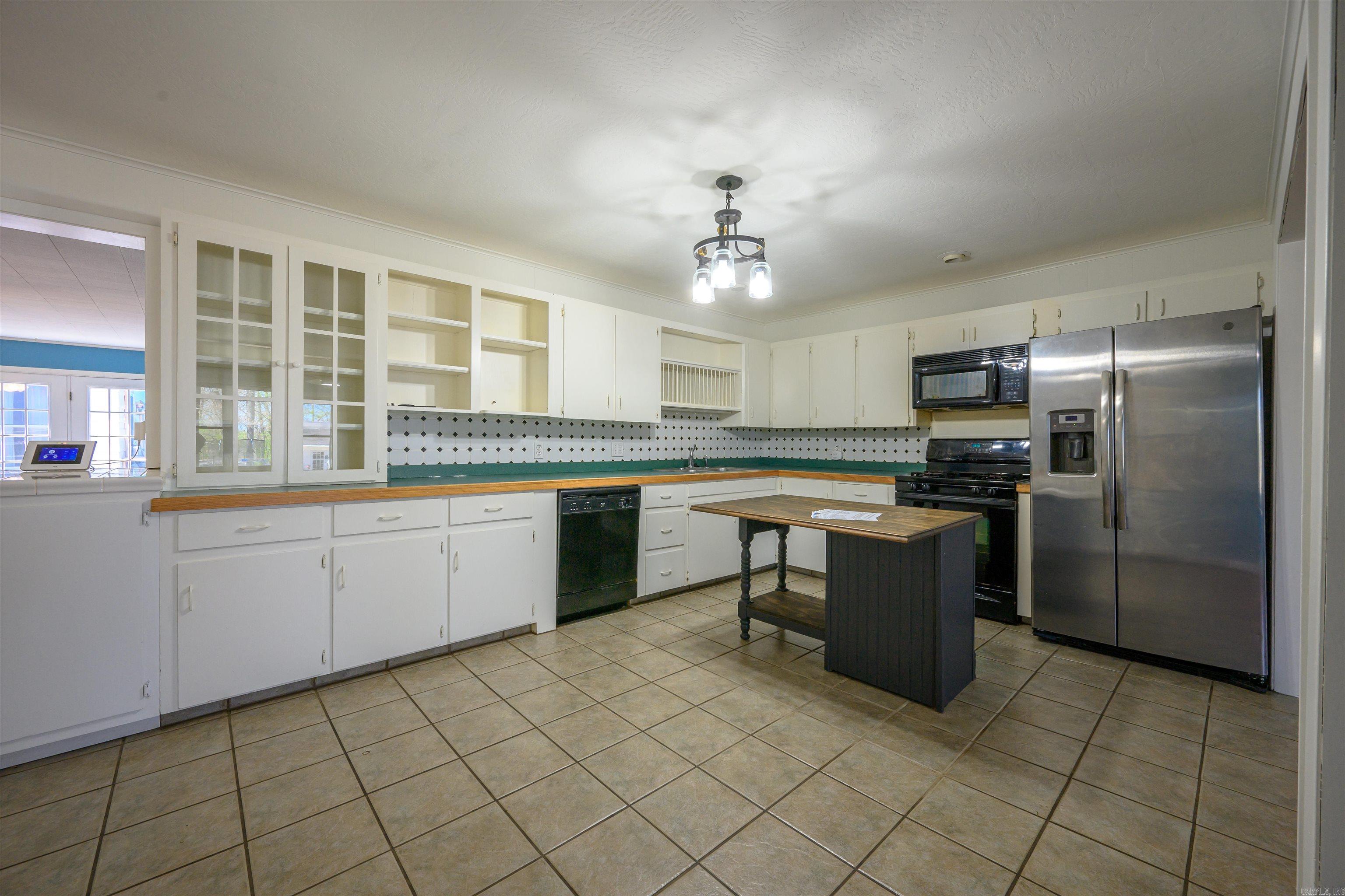 Photo 3 - Residential for sale – 1775  Sun Valley   Batesville, AR