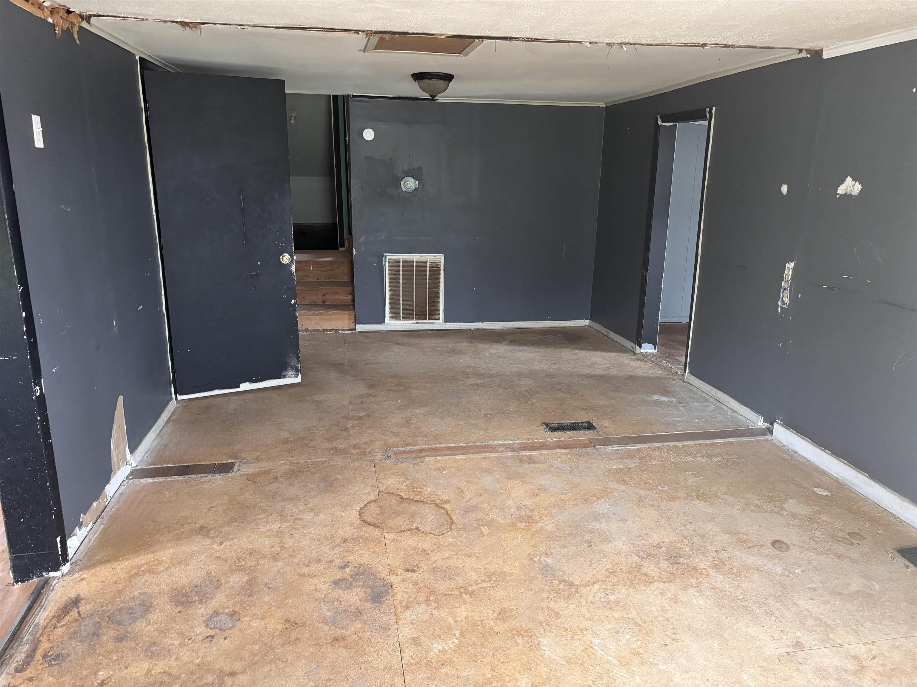 Photo 4 - Residential for sale – 1030  Bethel   Mammoth Spring, AR