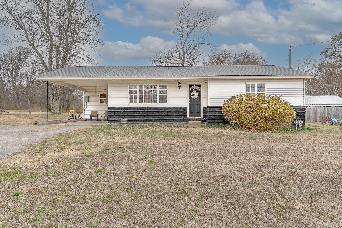 Residential for sale – 180  College   Melbourne, AR