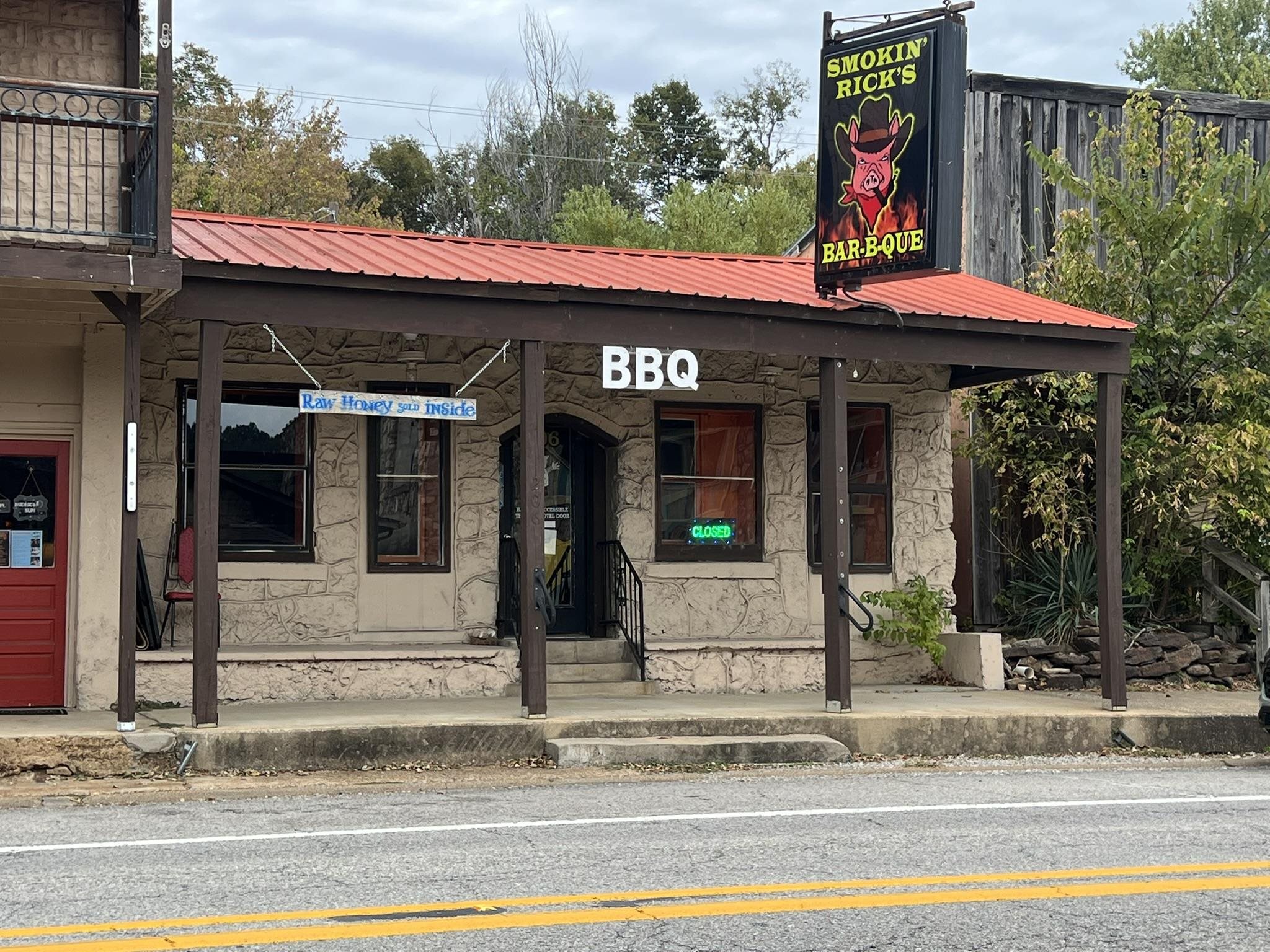 Commercial / Industrial for sale – 206 E Main   Hardy, AR