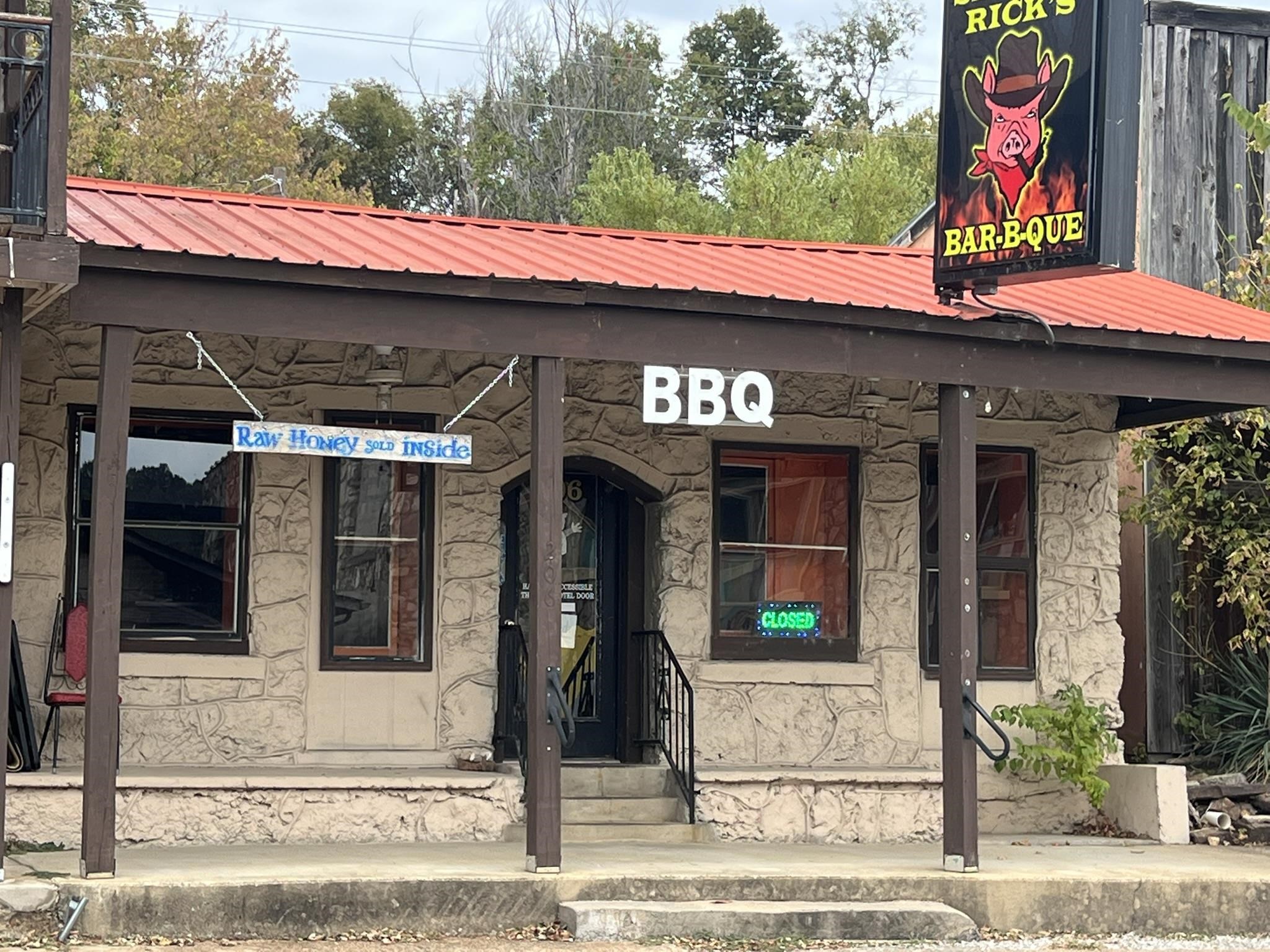 Photo 2 - Commercial / Industrial for sale – 206 E Main   Hardy, AR